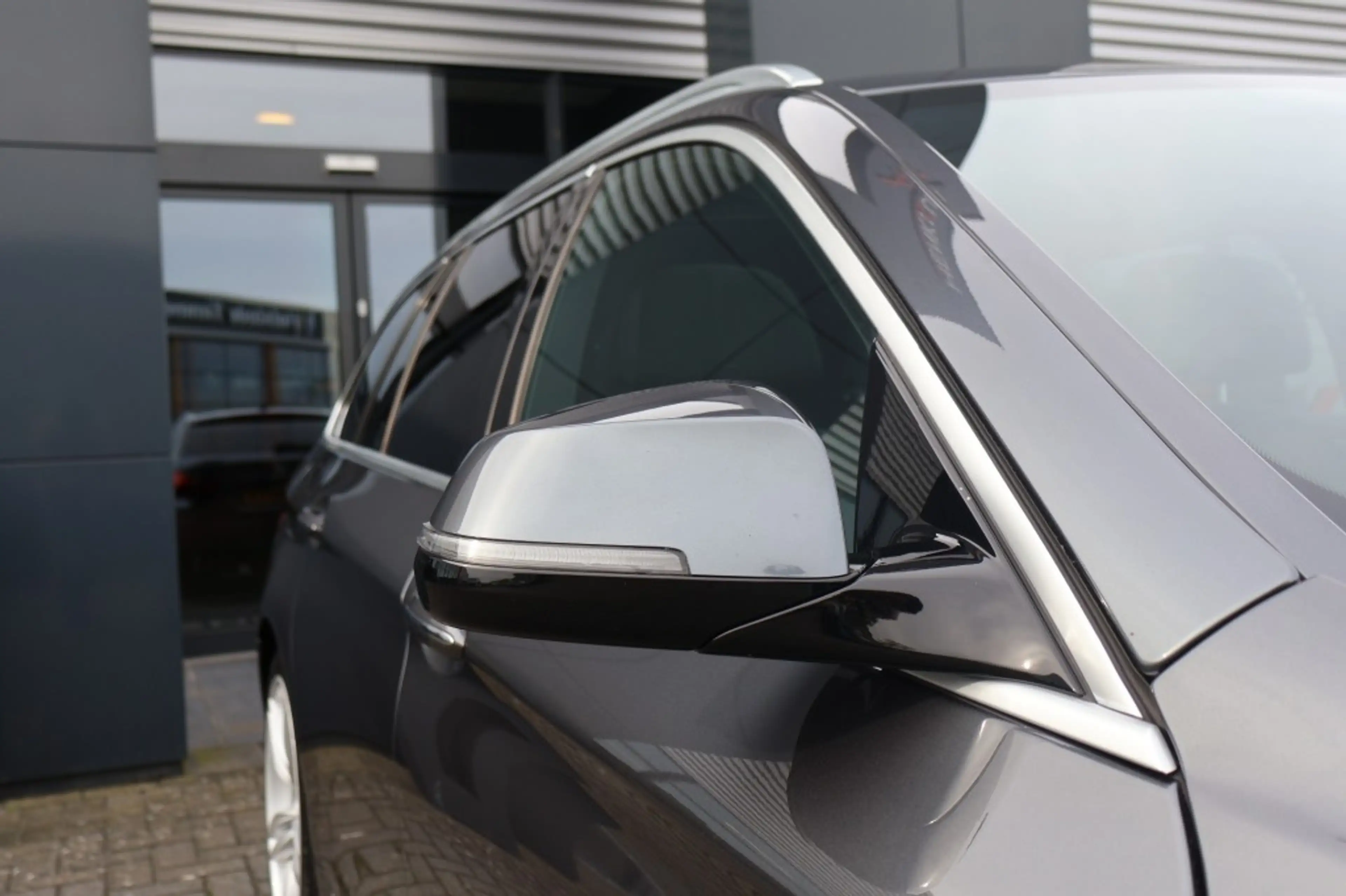 BMW 520 520i M Sport edition / Panodak / Leer / PDC v&a / — photo 34