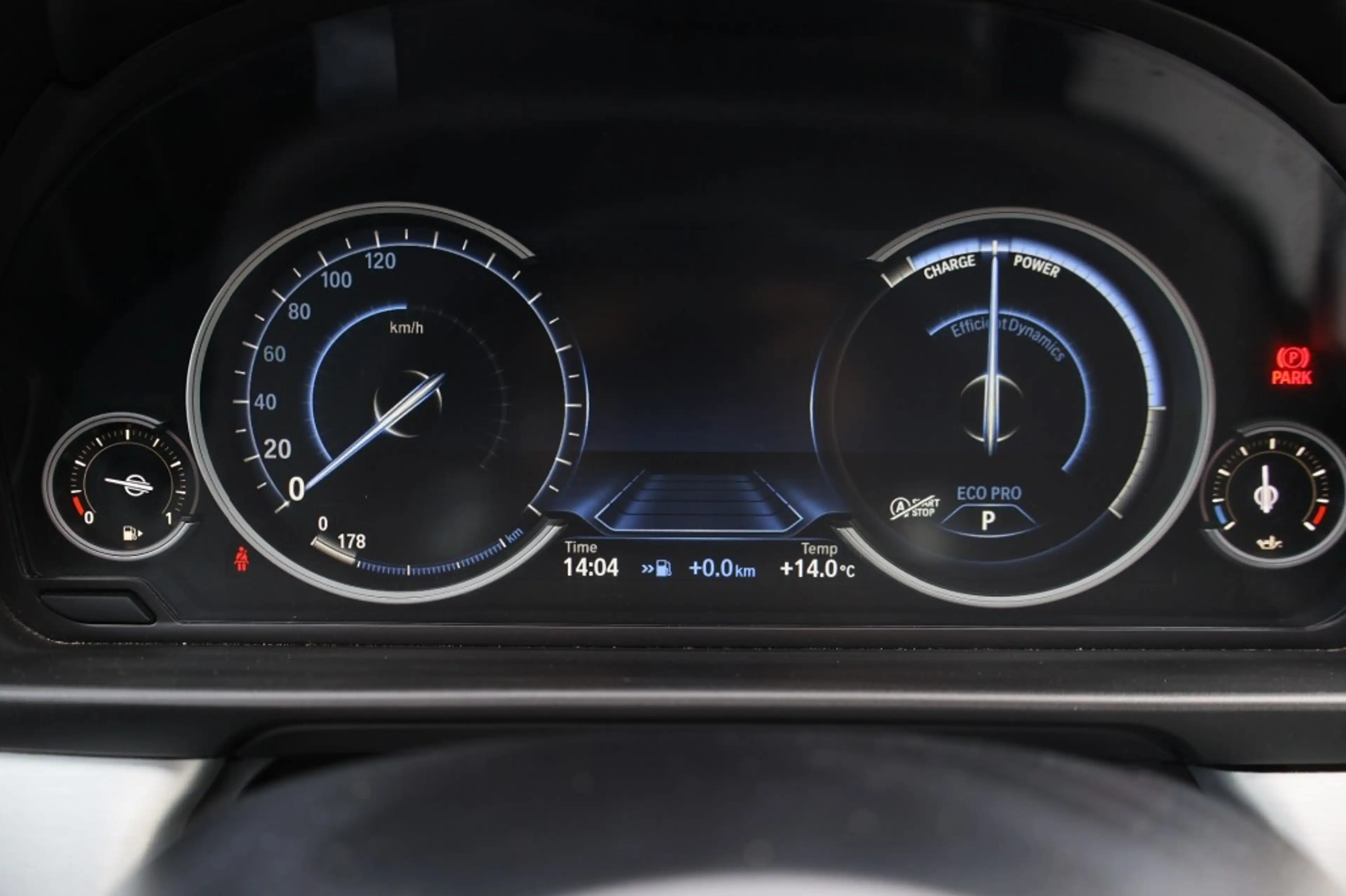 BMW 520 520i M Sport edition / Panodak / Leer / PDC v&a / — photo 23