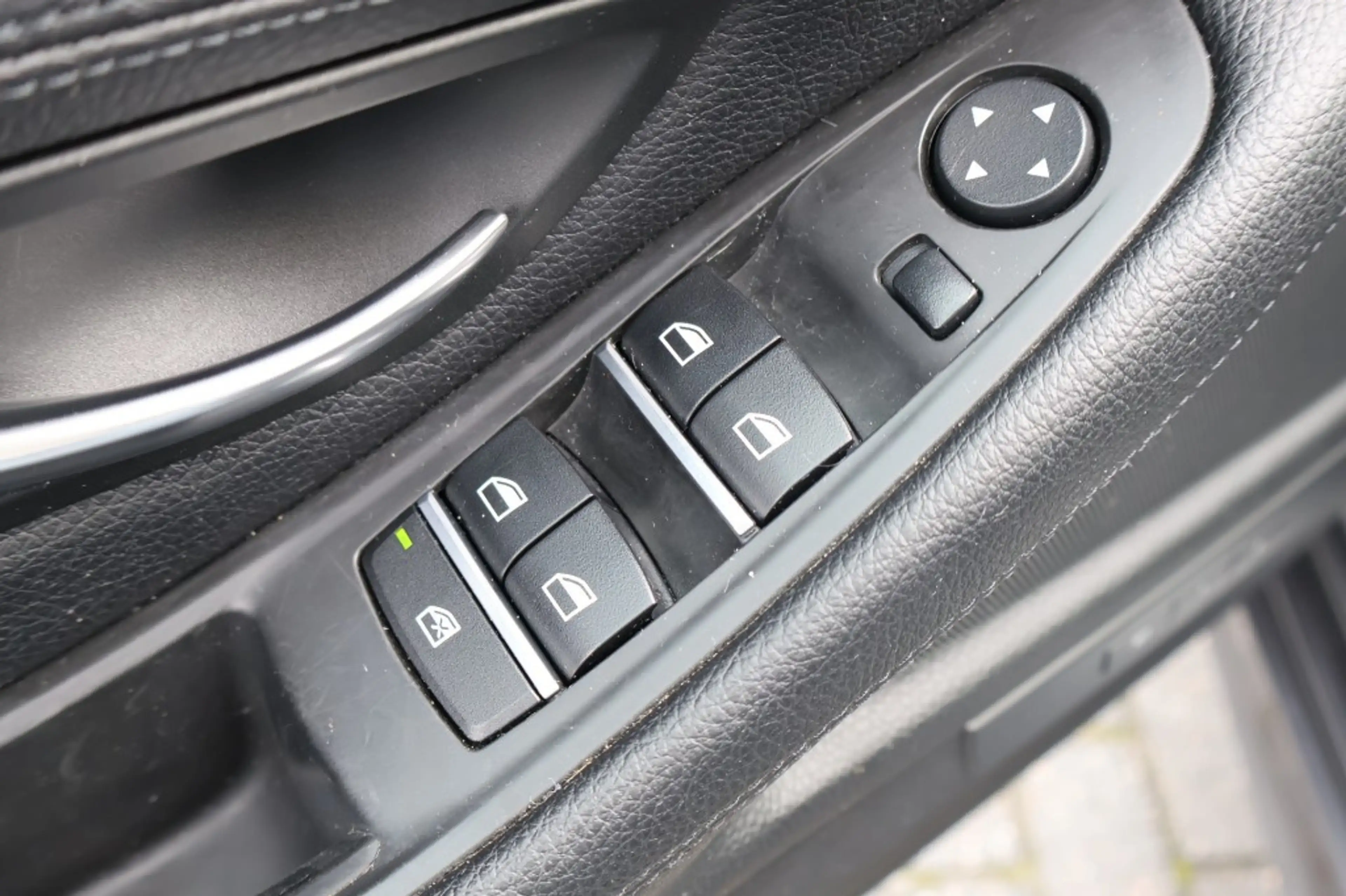 BMW 520 520i M Sport edition / Panodak / Leer / PDC v&a / — photo 24