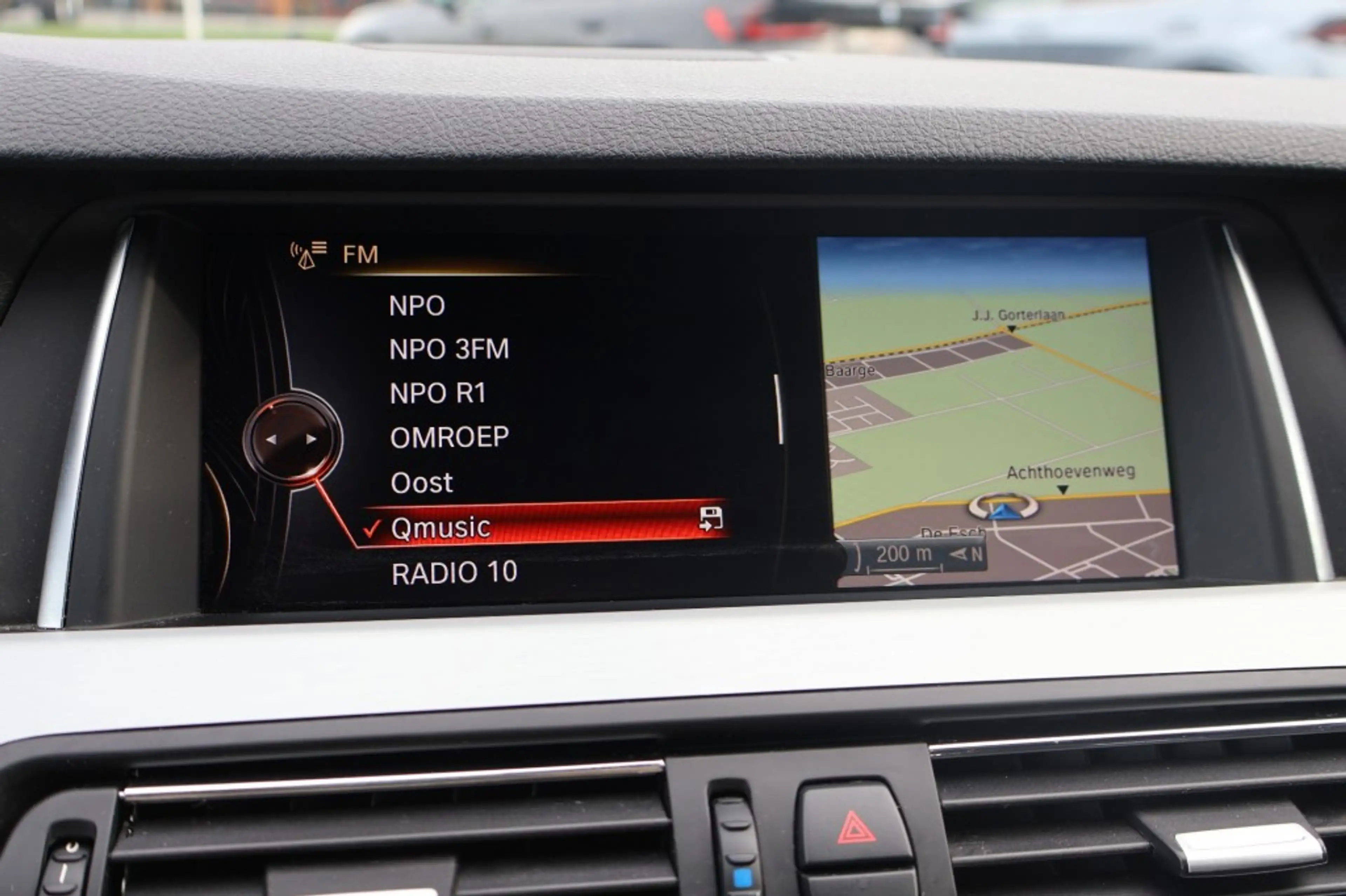 BMW 520 520i M Sport edition / Panodak / Leer / PDC v&a / — photo 17