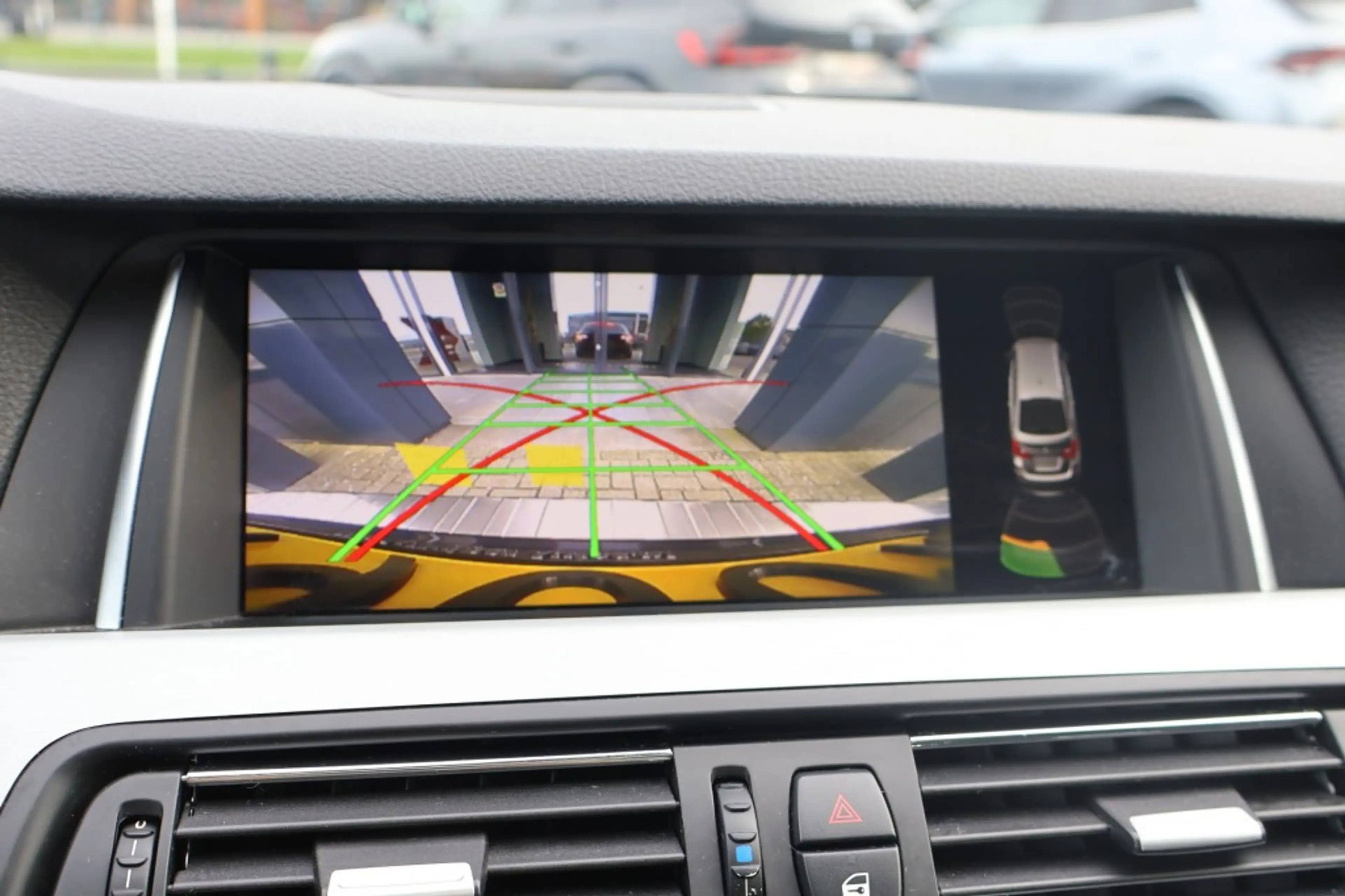 BMW 520 520i M Sport edition / Panodak / Leer / PDC v&a / — photo 15