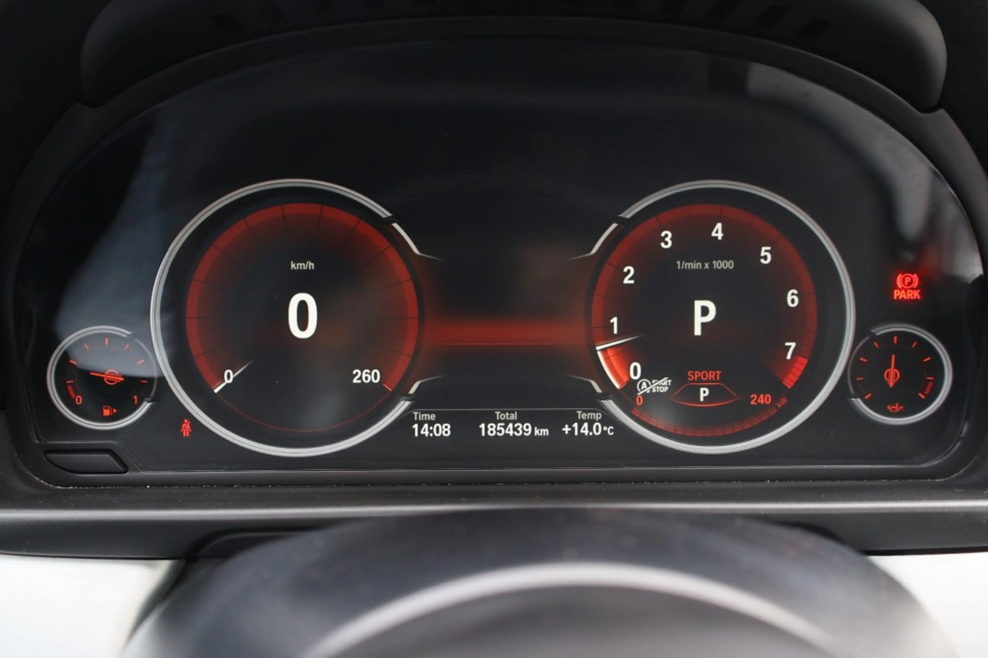 BMW 520 520i M Sport edition / Panodak / Leer / PDC v&a / — photo 21
