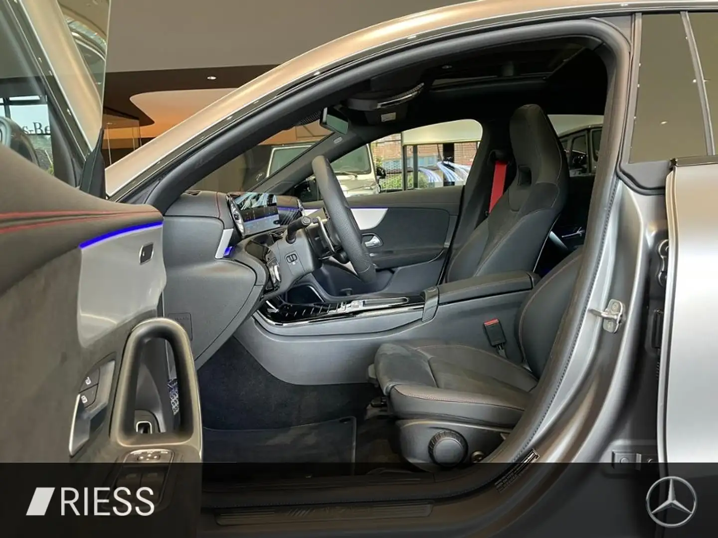 Mercedes-Benz CLA 35 AMG SB PANO+DISTR+MULTIBEAM+KEYL+AERO PKT Grau - 2