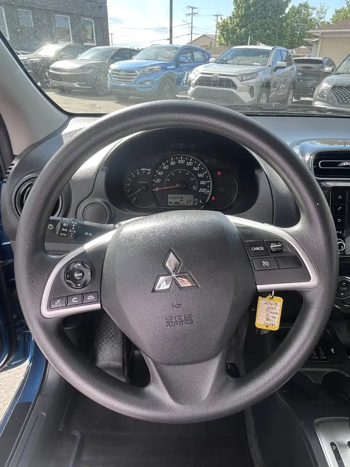 Mitsubishi Mirage снимка Mitsubishi Mirage