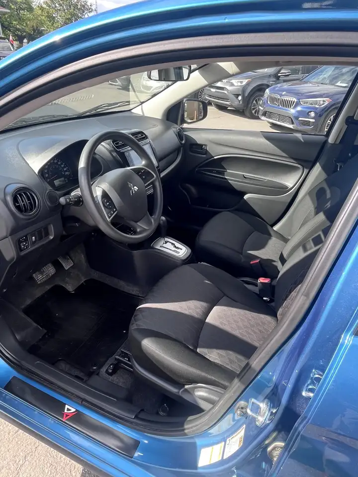 Mitsubishi Mirage снимка Mitsubishi Mirage