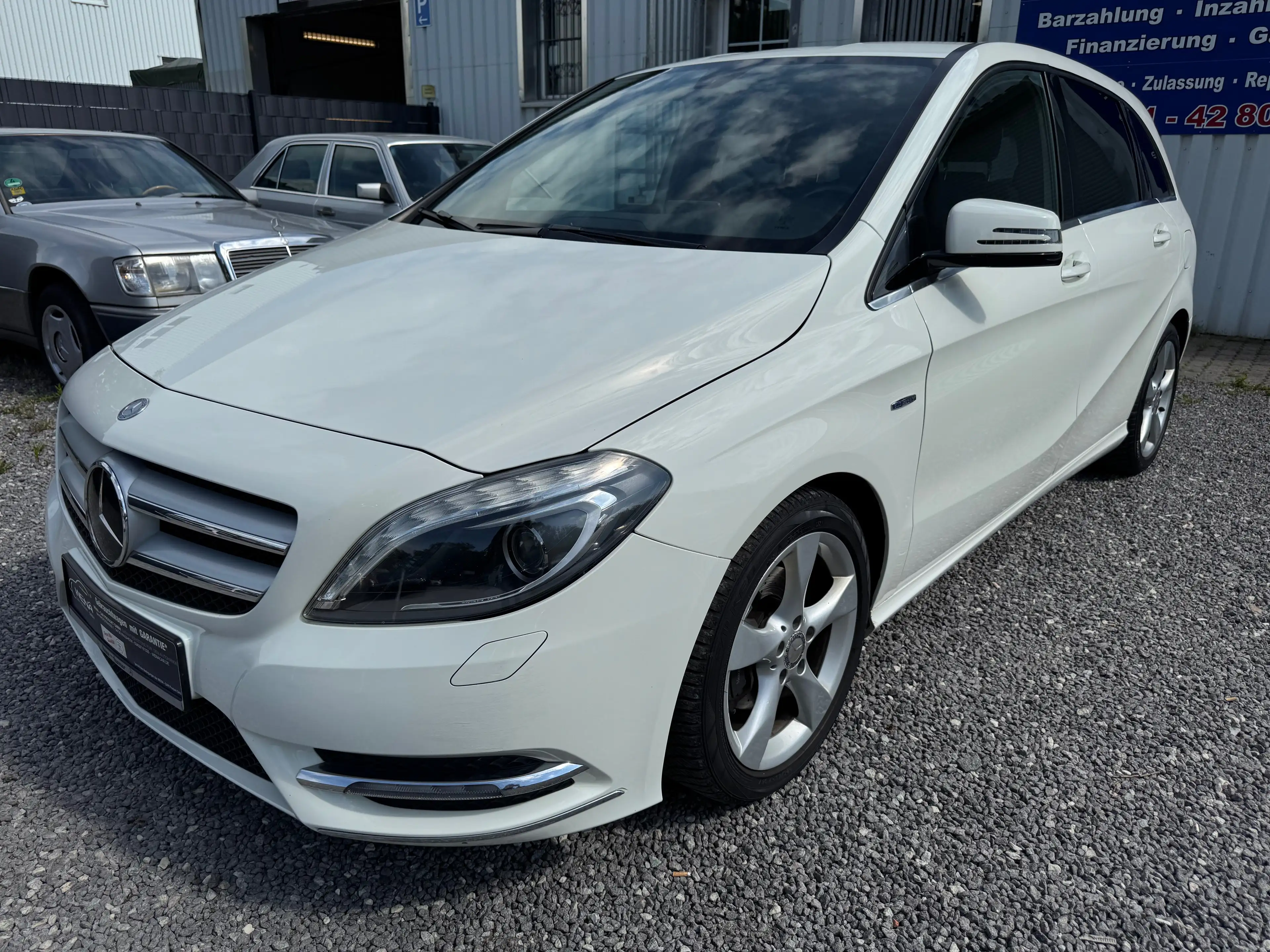 Mercedes-Benz B 180 B 180 (246.242)