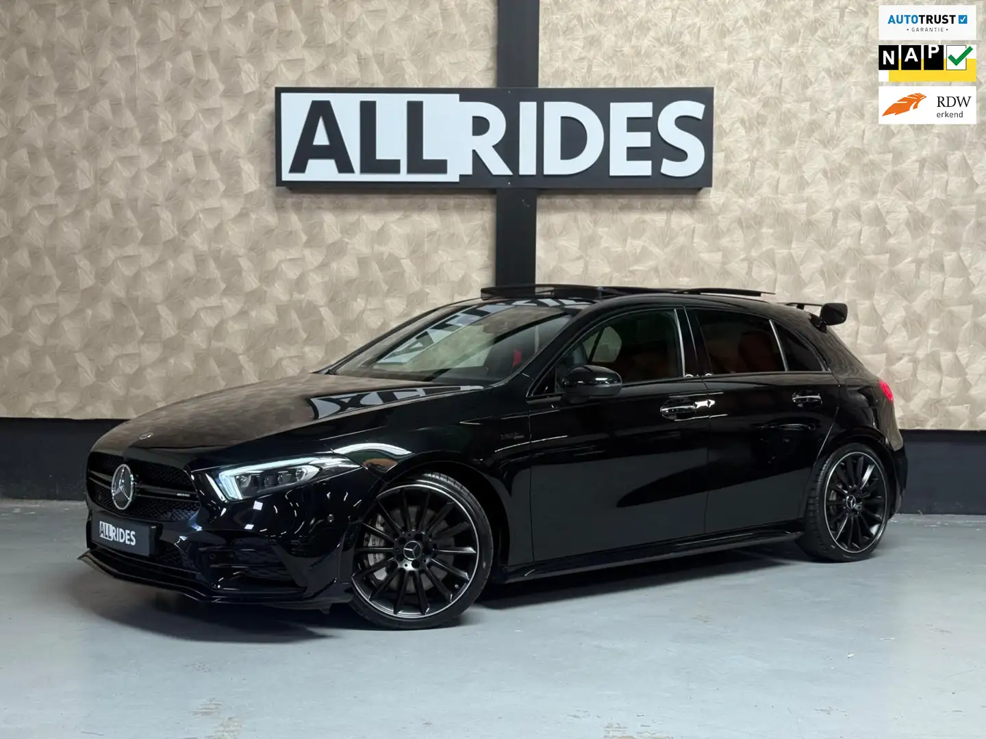 Mercedes-Benz A 35 AMG 4MATIC Aero pakket | Pano | Burmester | keyless | Zwart - 1