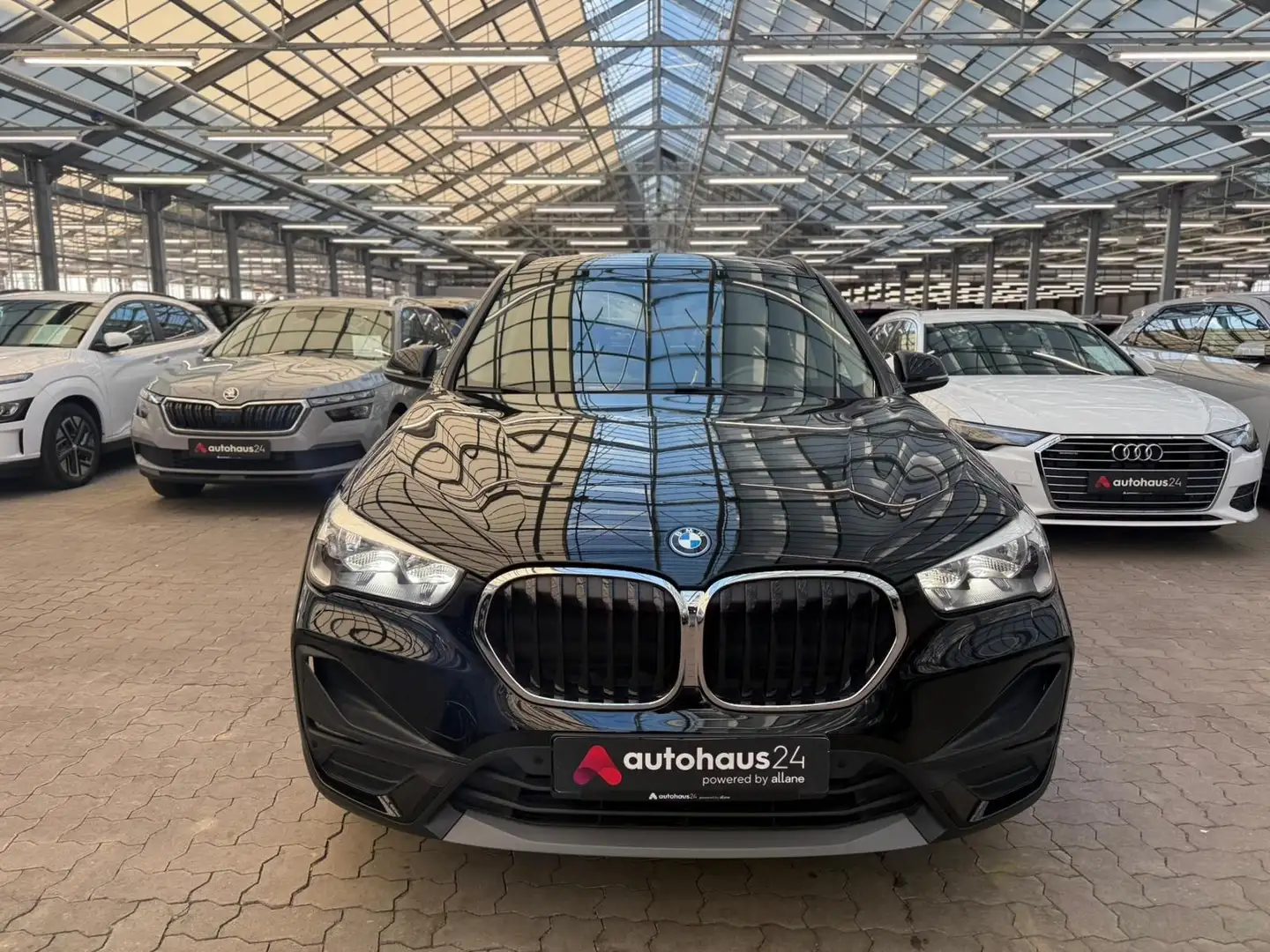 BMW X1 xDrive25e Advantage   Navi|PDC|Sitzheizung Schwarz - 2