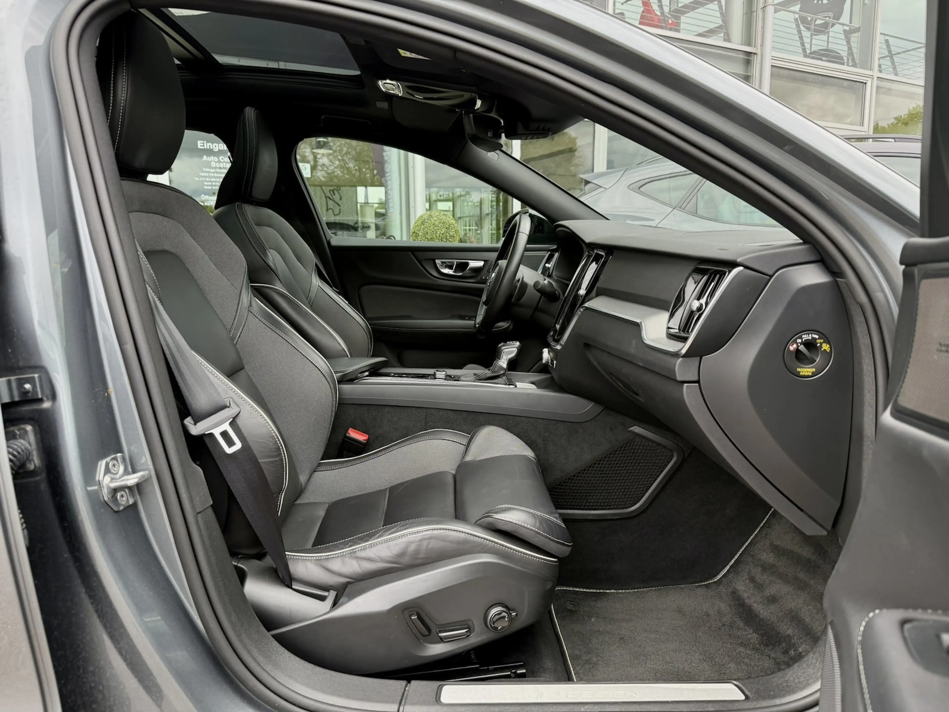 Volvo S60 T5/R-DESIGN/PANORAMA/KAMERA/HARMAN-KARDON — photo 12