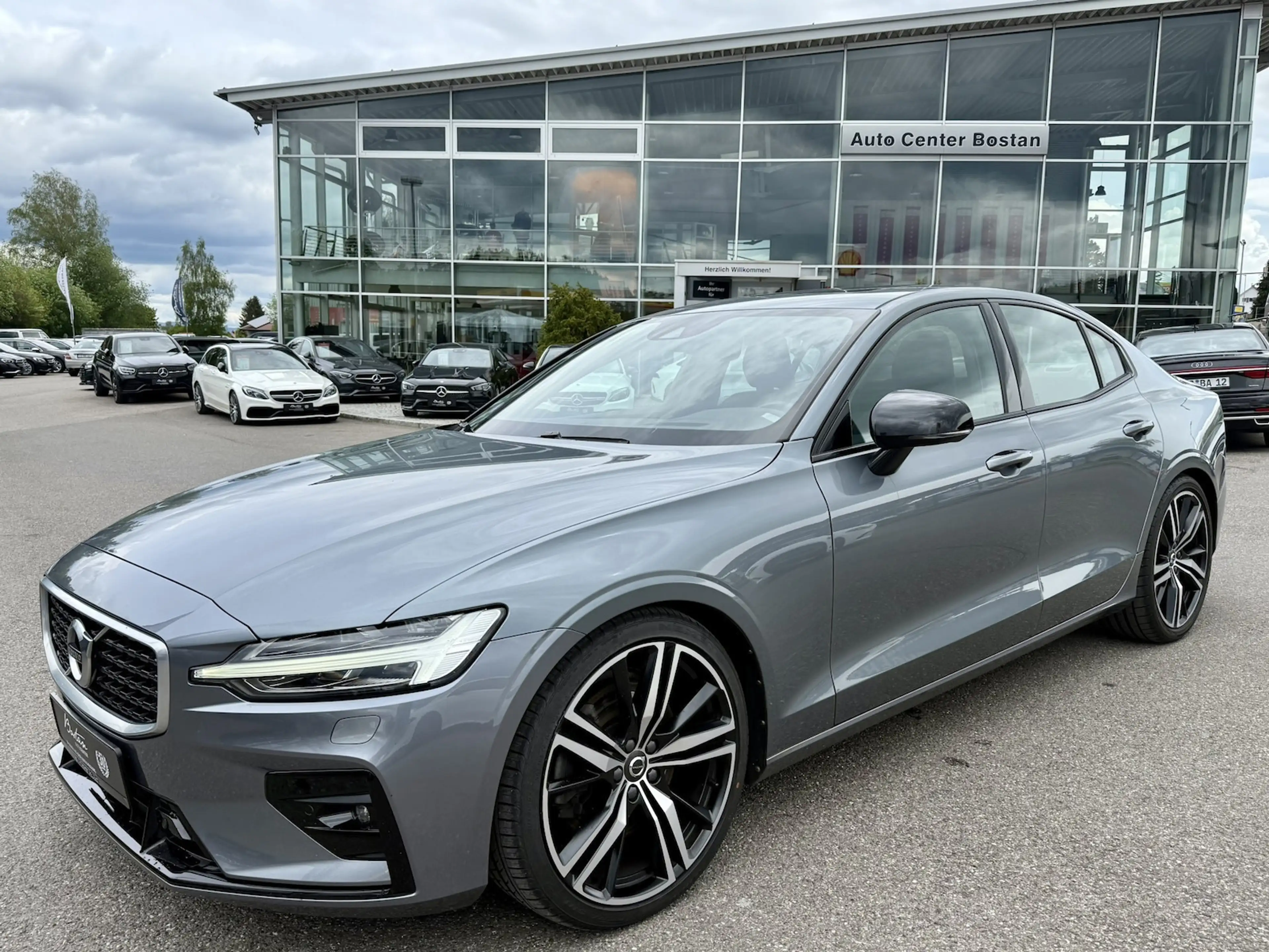 Volvo S60 T5/R-DESIGN/PANORAMA/KAMERA/HARMAN-KARDON — photo 2