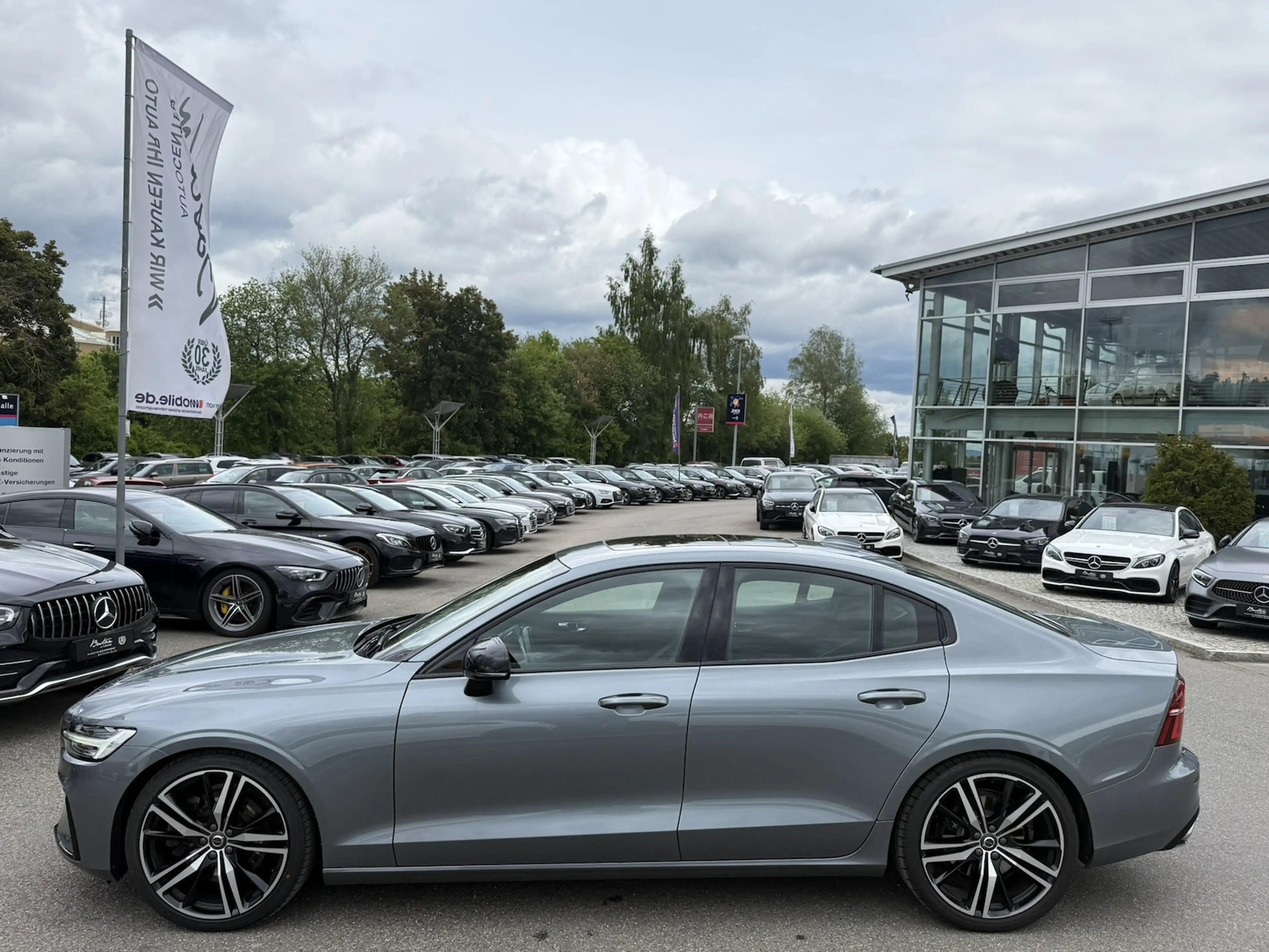 Volvo S60 T5/R-DESIGN/PANORAMA/KAMERA/HARMAN-KARDON — photo 3
