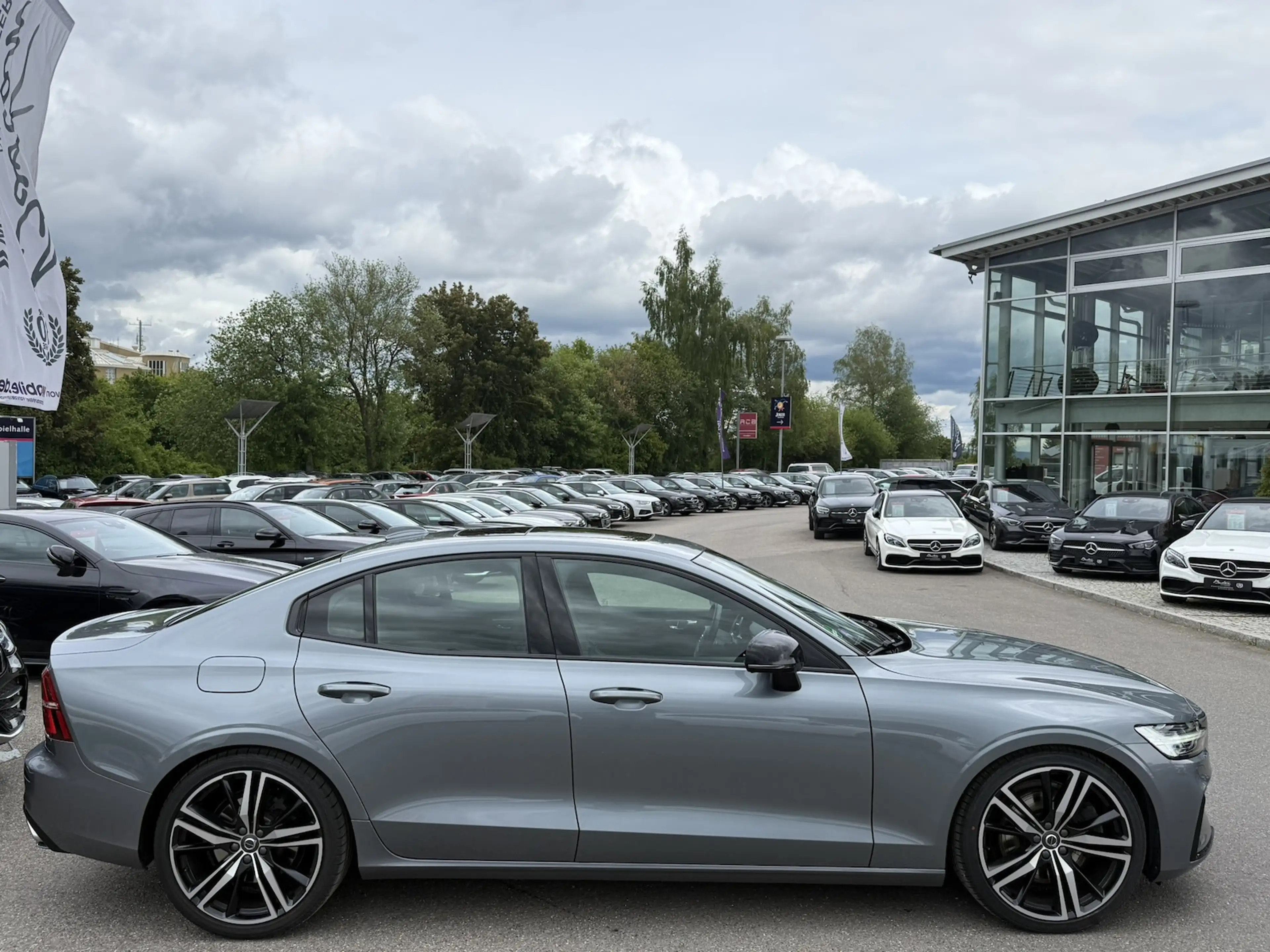 Volvo S60 T5/R-DESIGN/PANORAMA/KAMERA/HARMAN-KARDON — photo 7