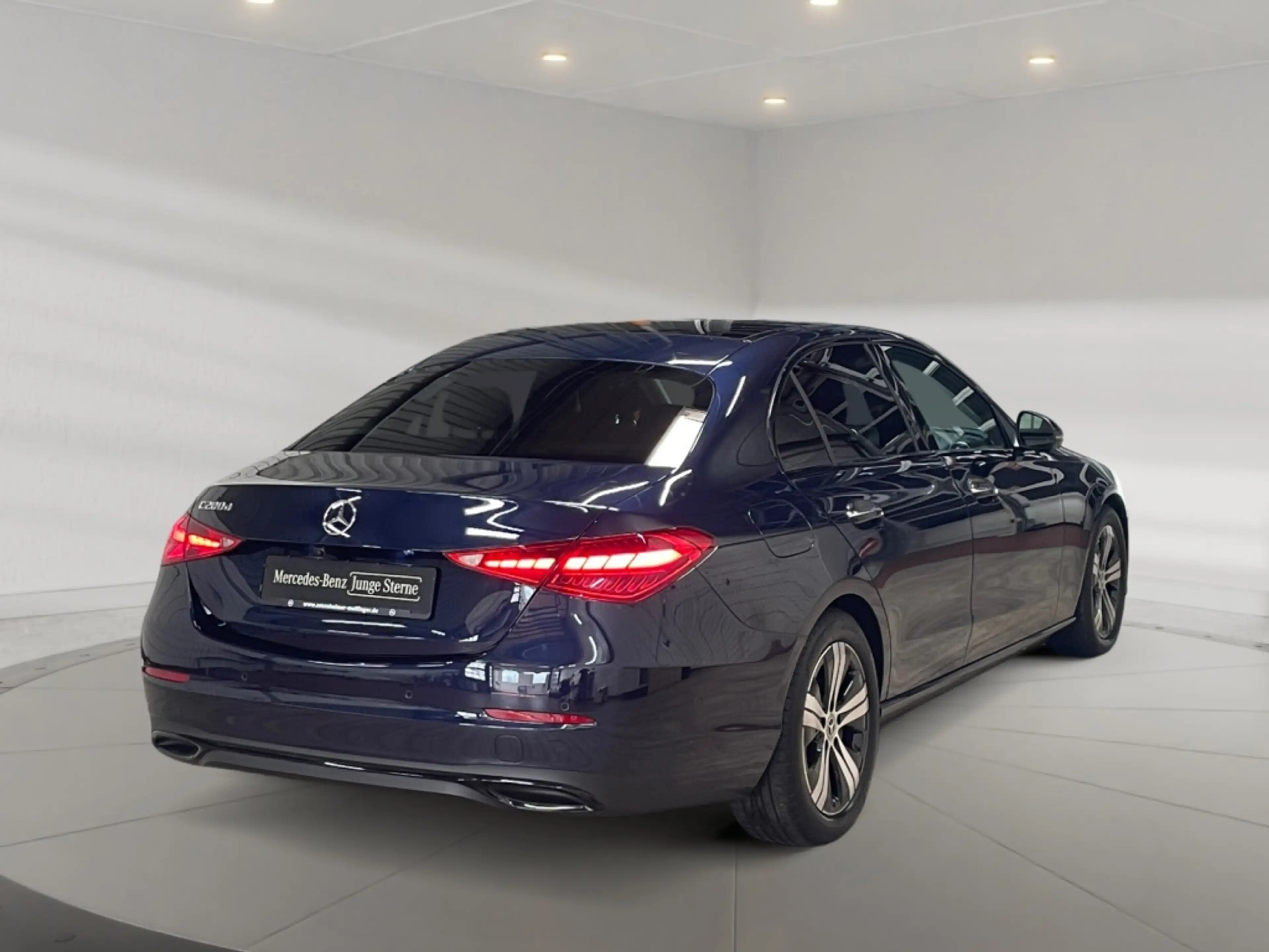 Mercedes-Benz C 200 d Avantgarde Avantgarde+MBUX+Night+AHK+HUD — photo 3