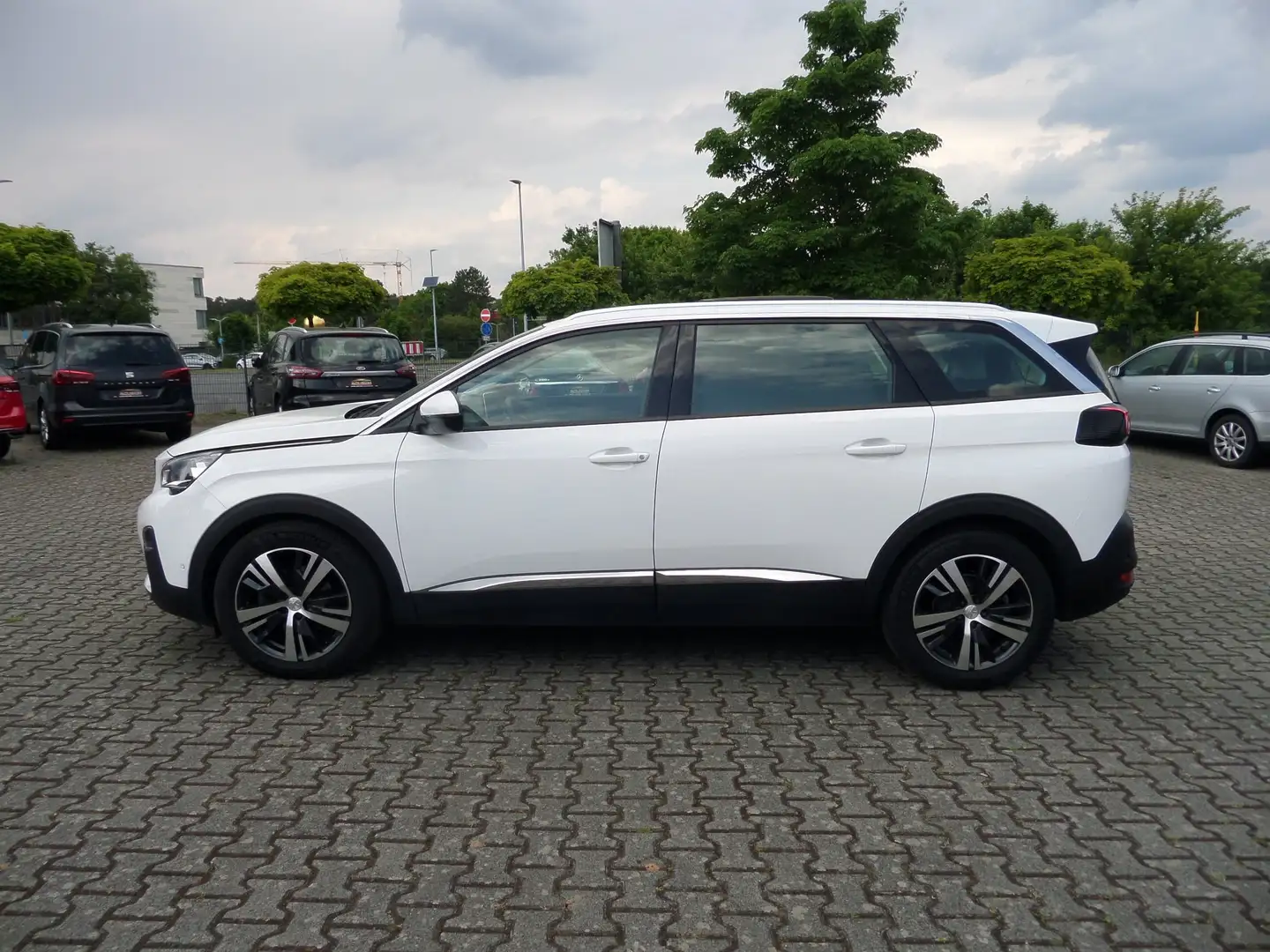 Peugeot 5008 Autom. 2.0 BlueHDI+7xLeder+Massage+PanoSD+AHK+Navi Blanc - 2