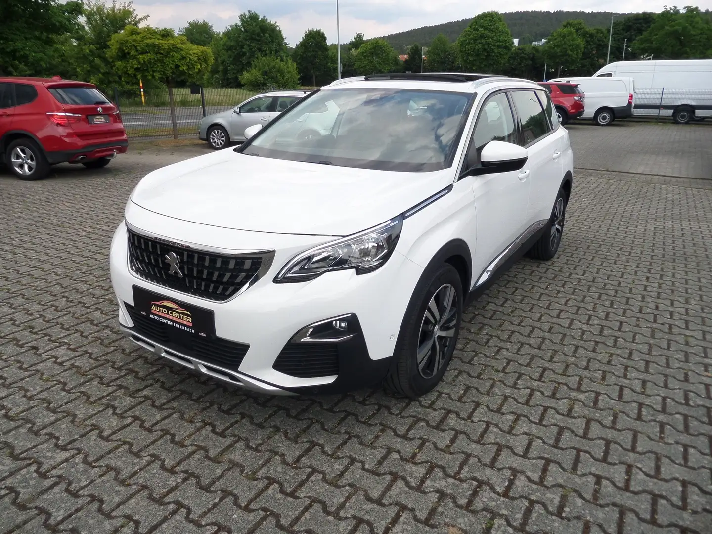 Peugeot 5008 Autom. 2.0 BlueHDI+7xLeder+Massage+PanoSD+AHK+Navi Blanc - 1