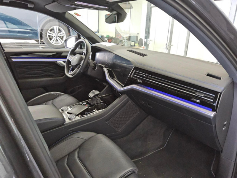 Volkswagen Touareg R 3.0 V6 eHybrid tiptronic 4Motion — photo 5