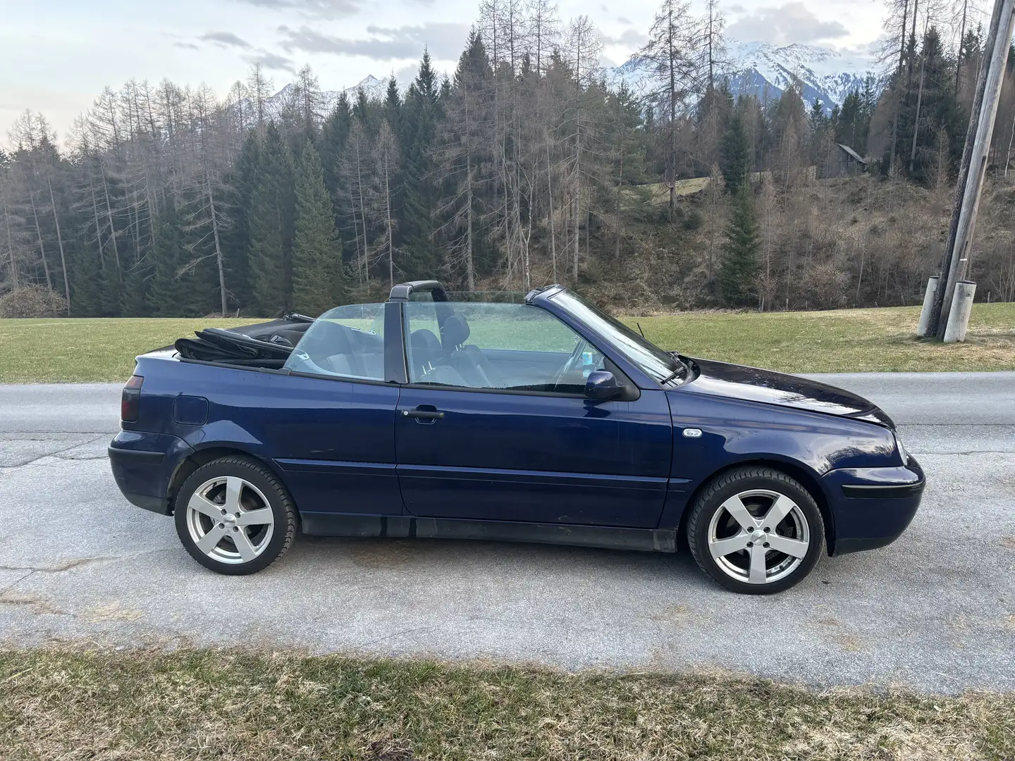 Volkswagen Golf Cabriolet Blau - 2