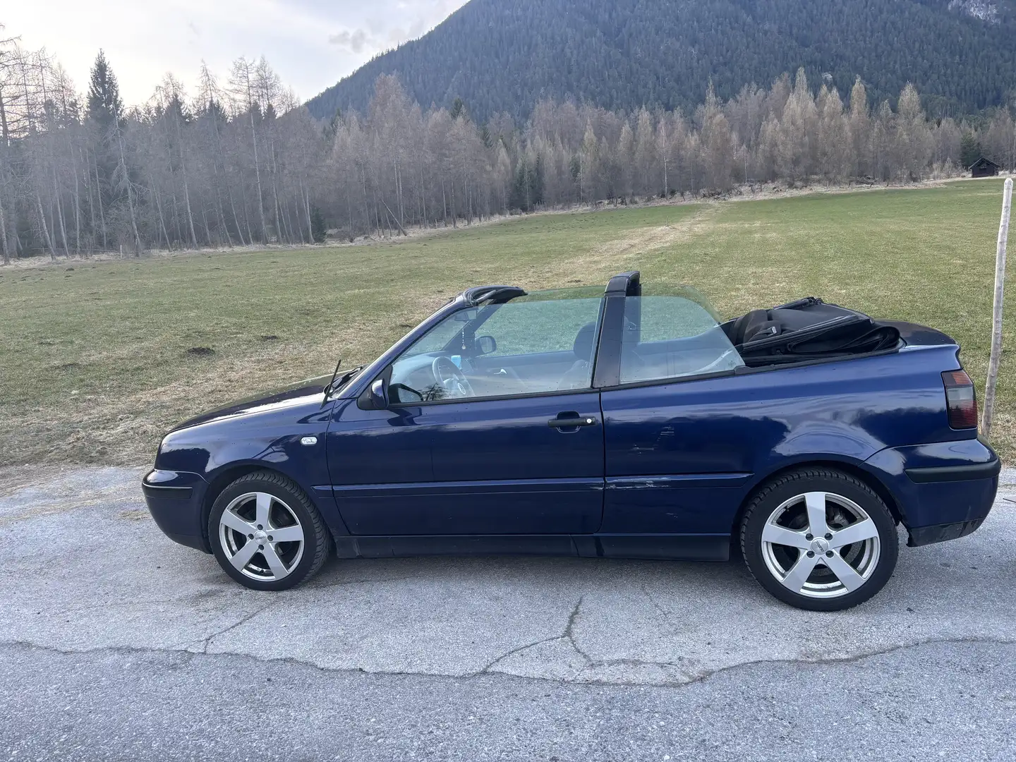 Volkswagen Golf Cabriolet Blau - 1