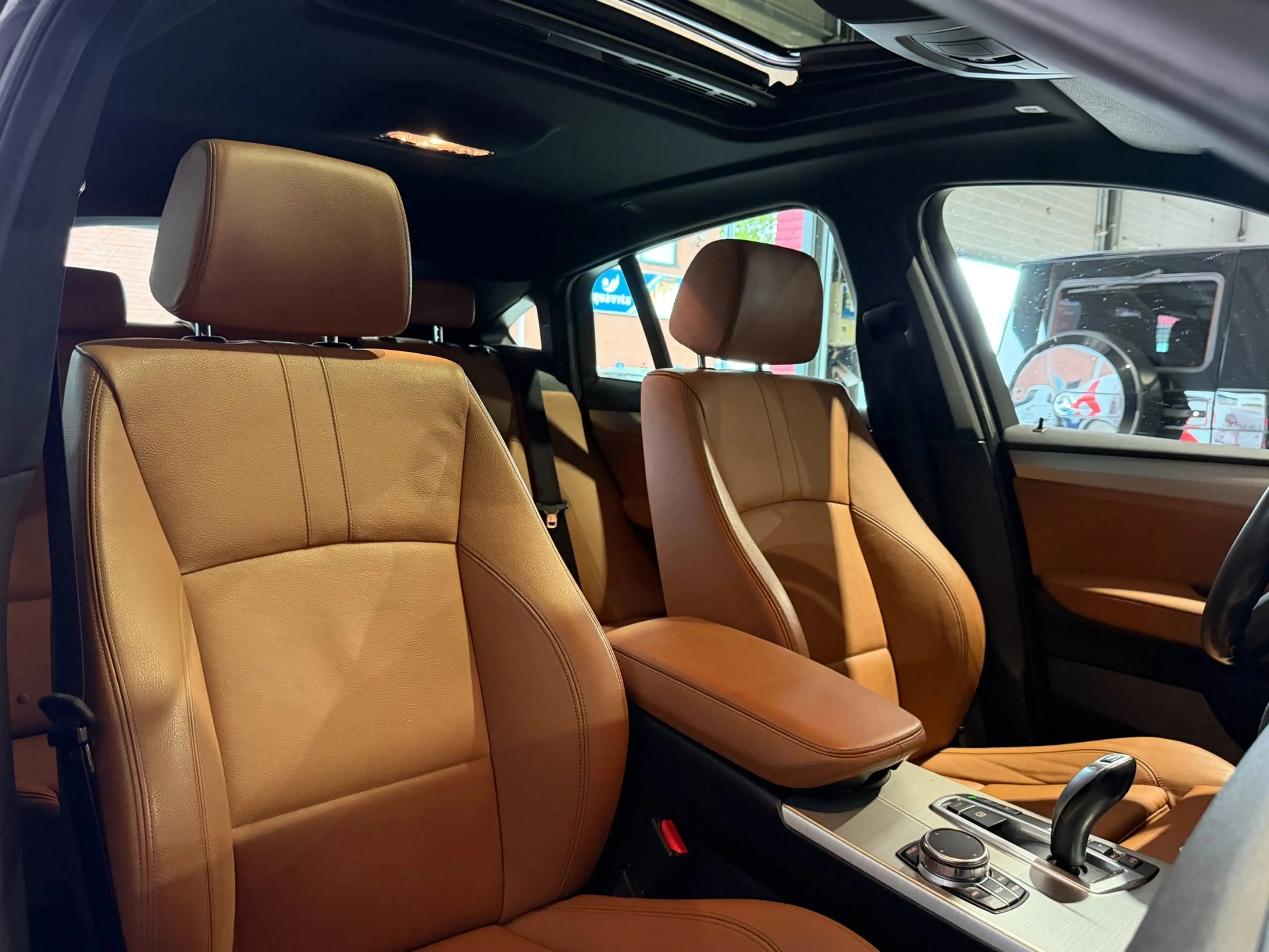 BMW X4 XDrive20i High Executive M-Pack Sport Edition 1e E — photo 9