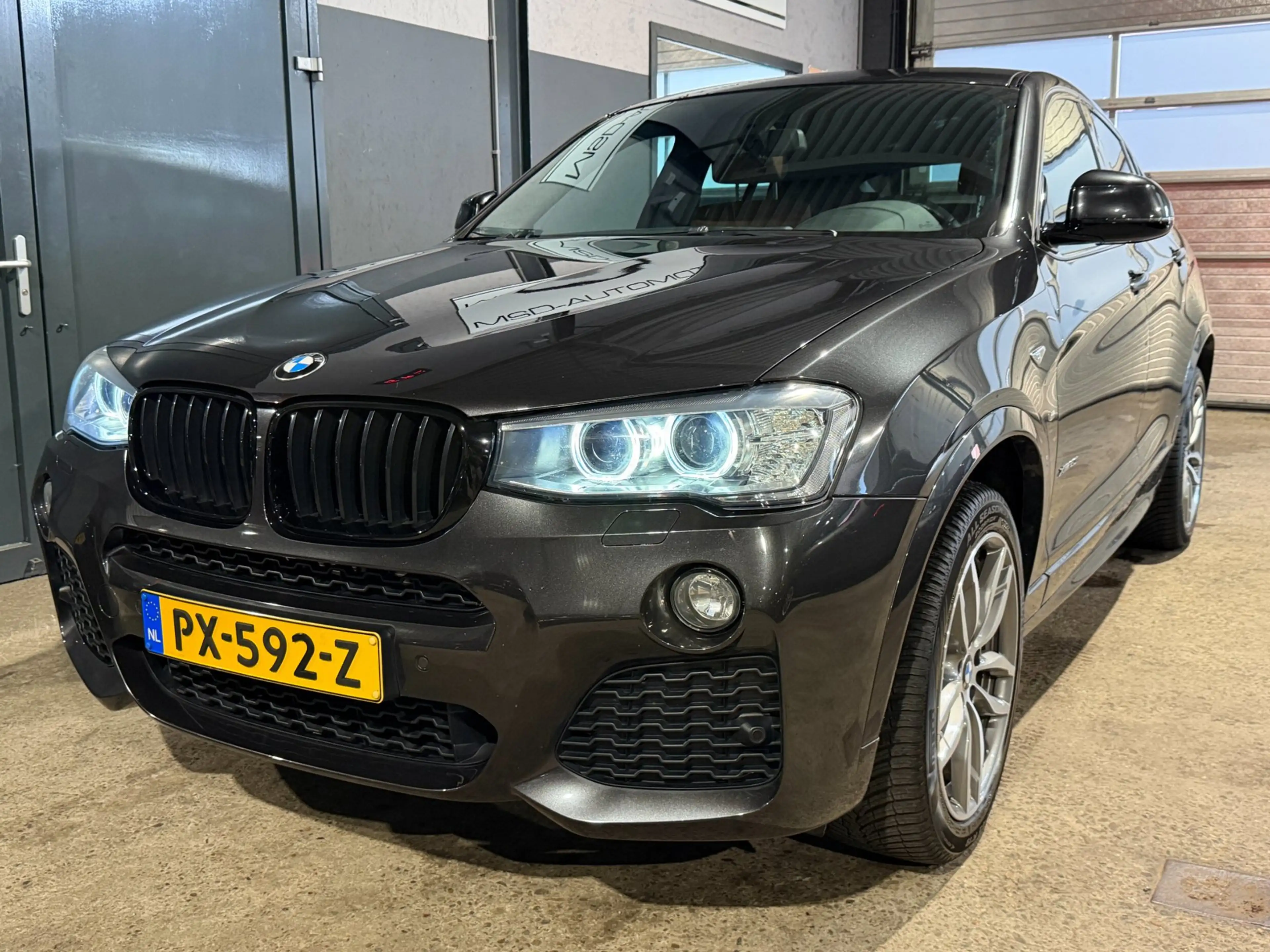BMW X4 XDrive20i High Executive M-Pack Sport Edition 1e E — photo 2
