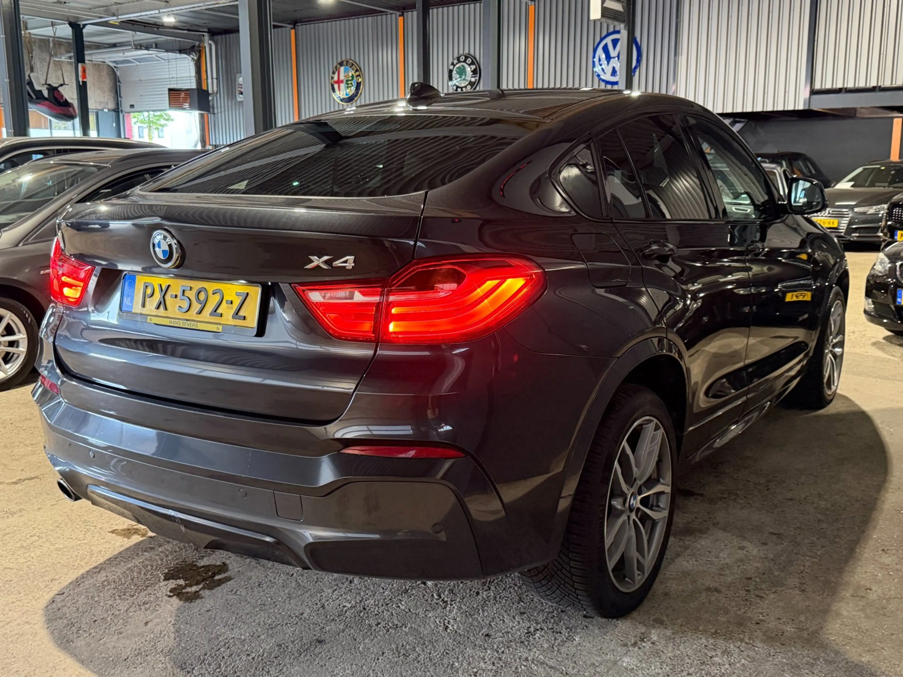 BMW X4 XDrive20i High Executive M-Pack Sport Edition 1e E — photo 4