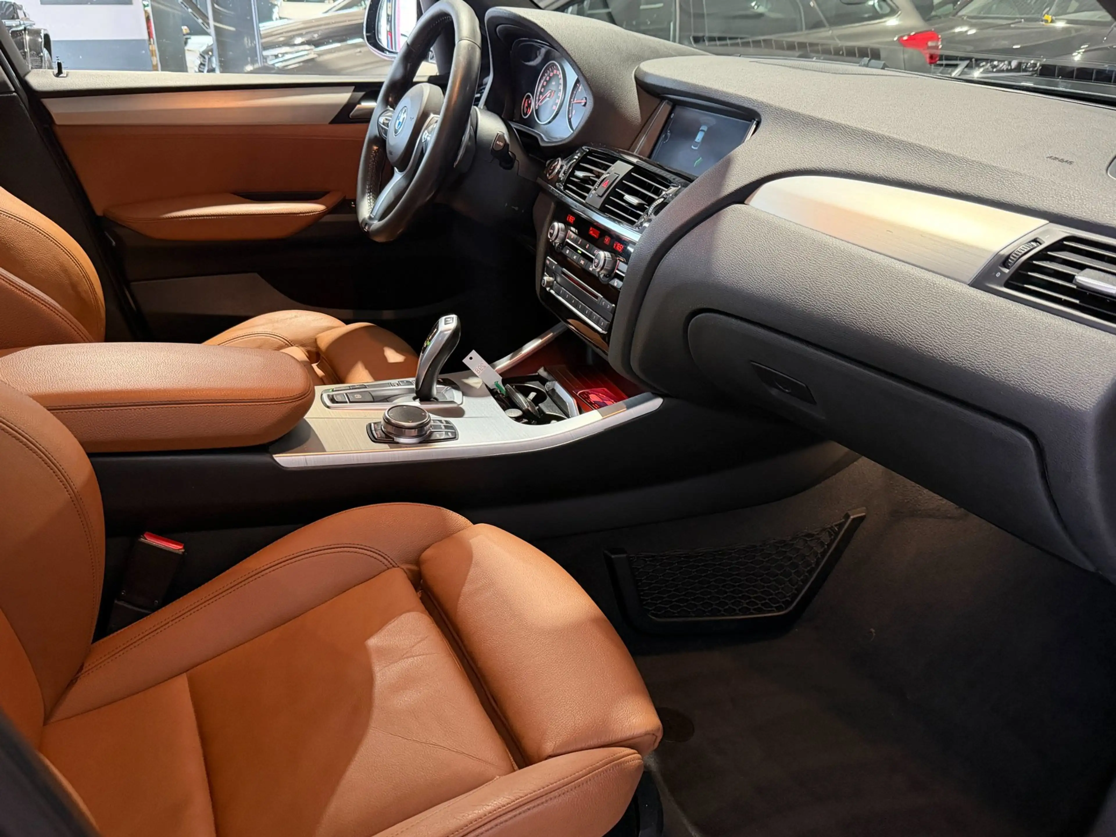 BMW X4 XDrive20i High Executive M-Pack Sport Edition 1e E — photo 8