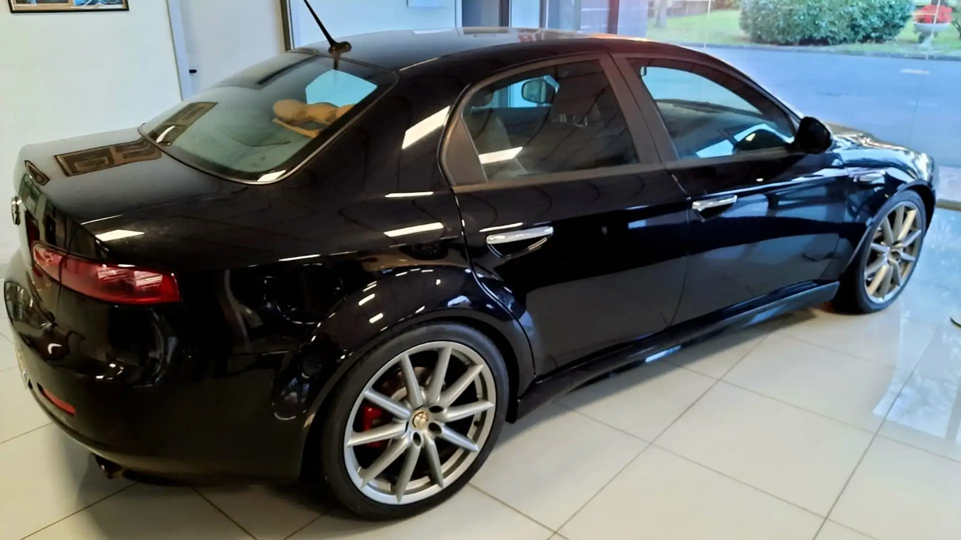 Alfa Romeo 159 159 Berlina 1750 tbi Distinctive TI pack 200cv Noir - 2