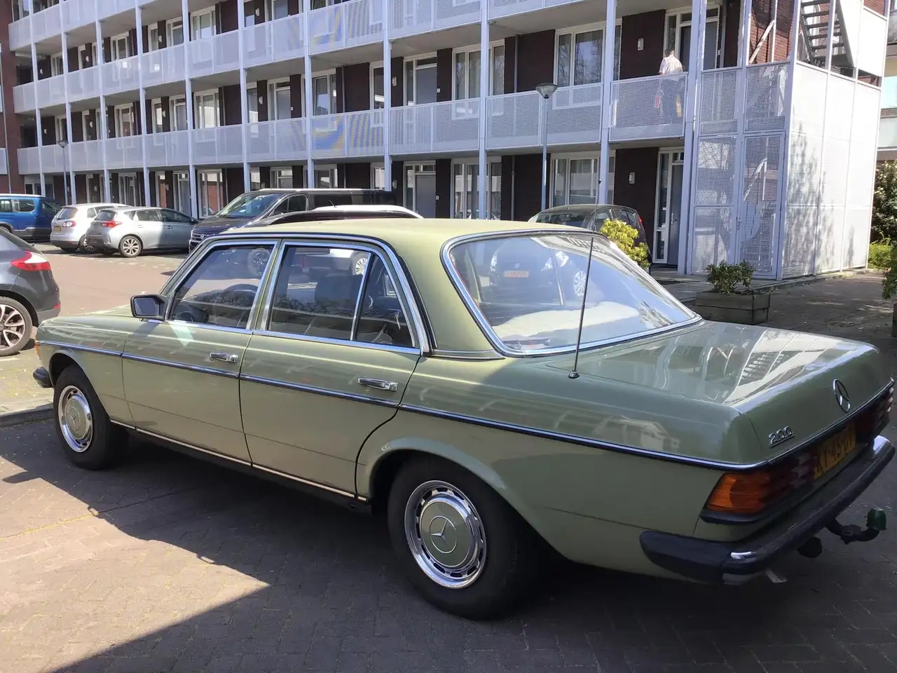 Mercedes-Benz 200 W123, foto 3