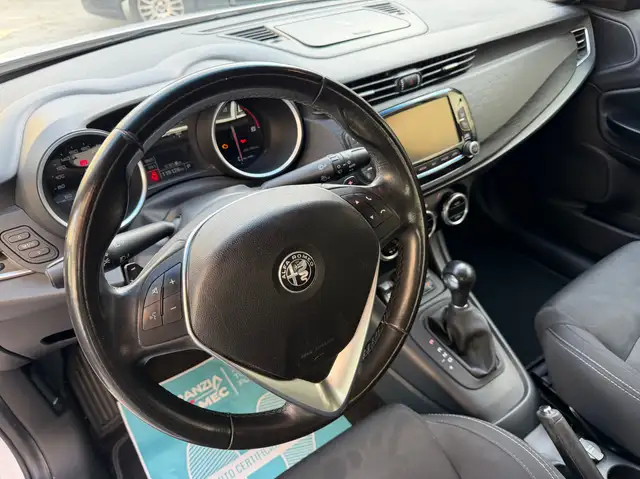 Alfa Romeo Giulietta view 10