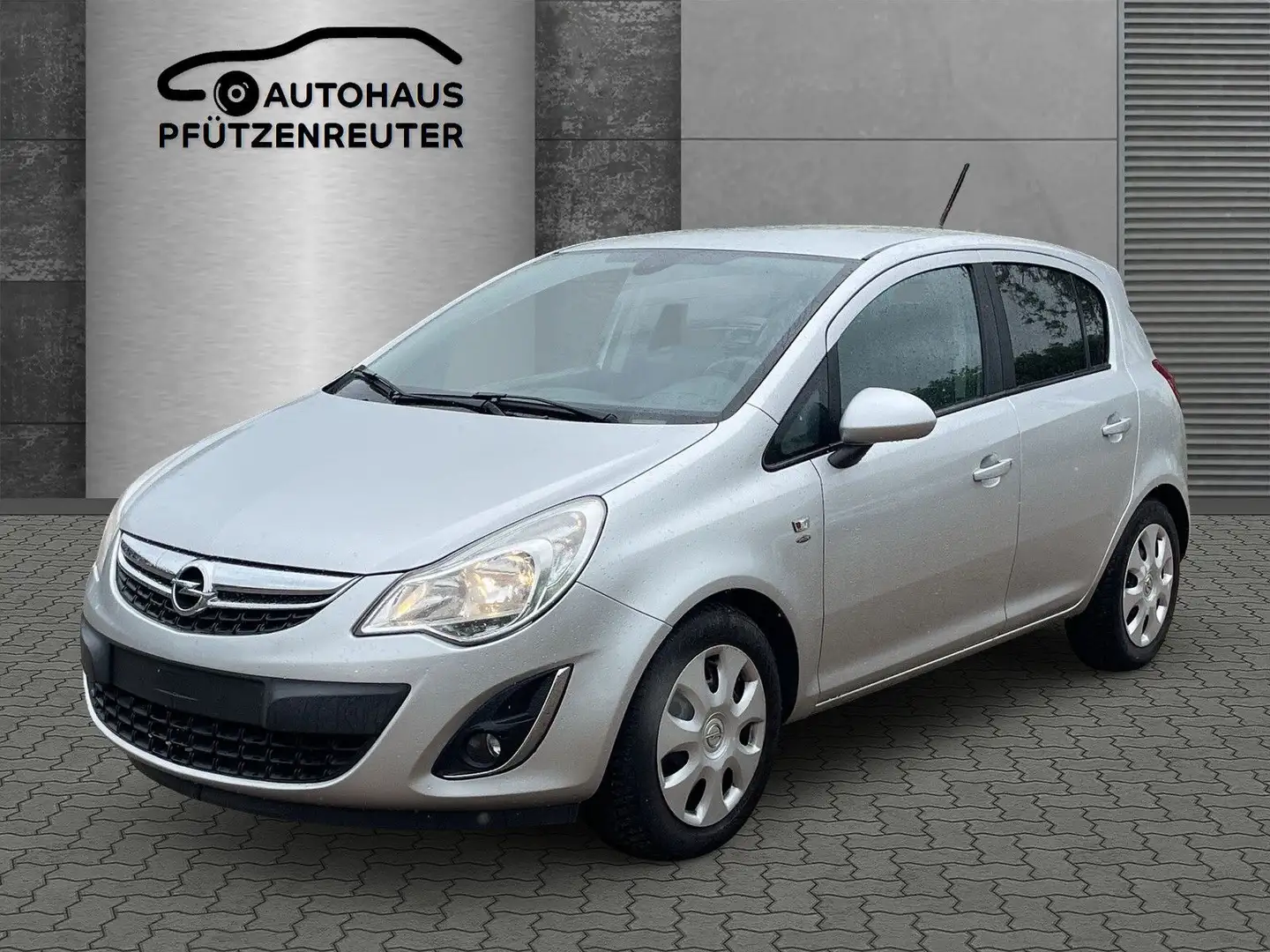 Opel Corsa D Satellite Zilver - 1