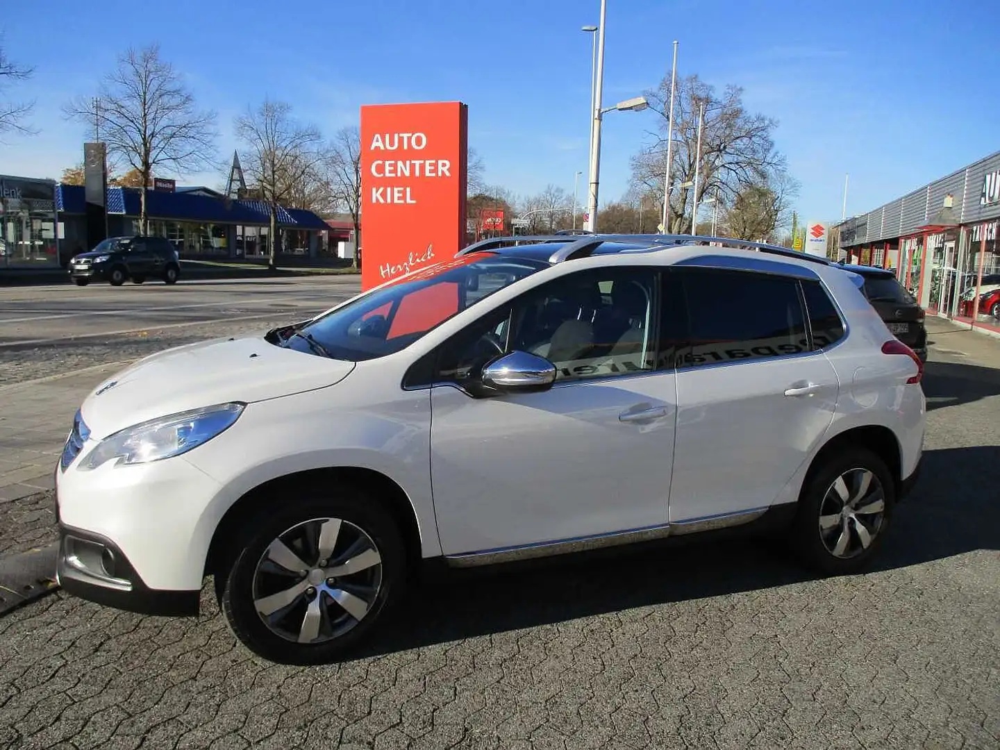 Peugeot 2008 Autom. Allure *Teilleder*Sitzhzg.*AHK*Tempom. Blanc - 2