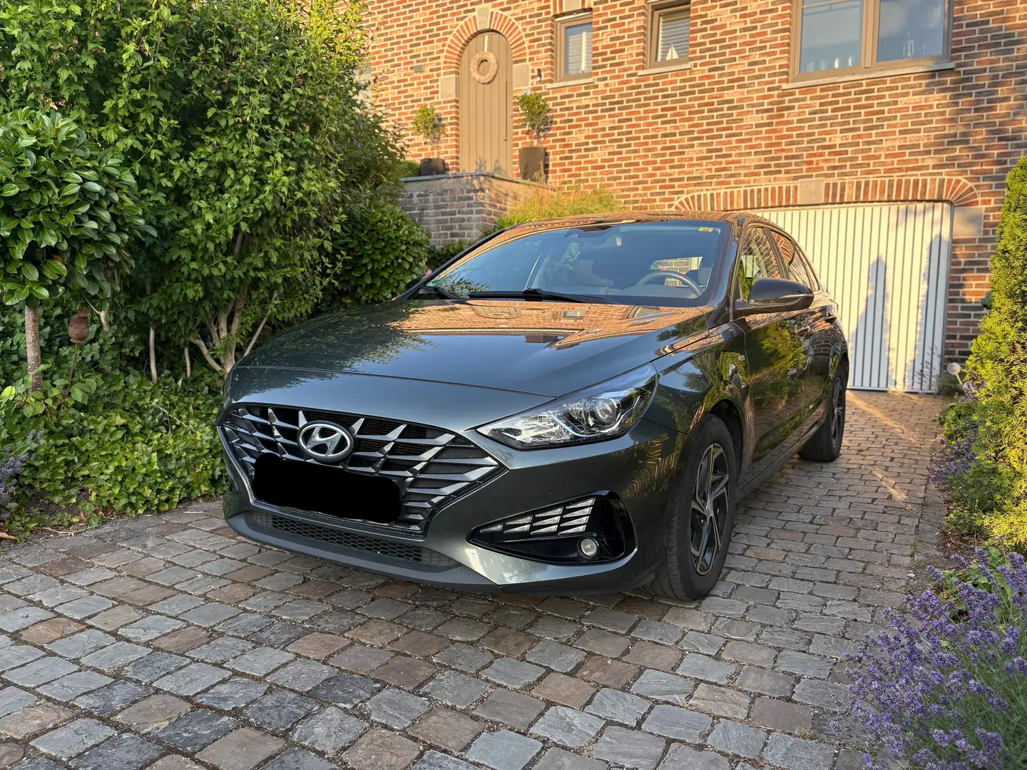 Hyundai i30 Clim auto, caméra, GPS, jantes alu, keyless Gris - 1