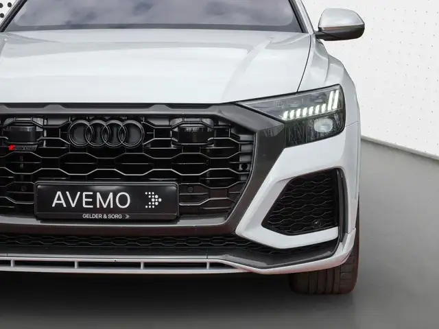 Audi RS Q8 view 12