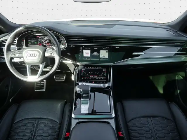 Audi RS Q8 view 5