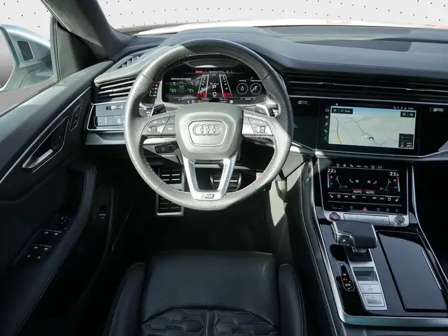 Audi RS Q8 view 8