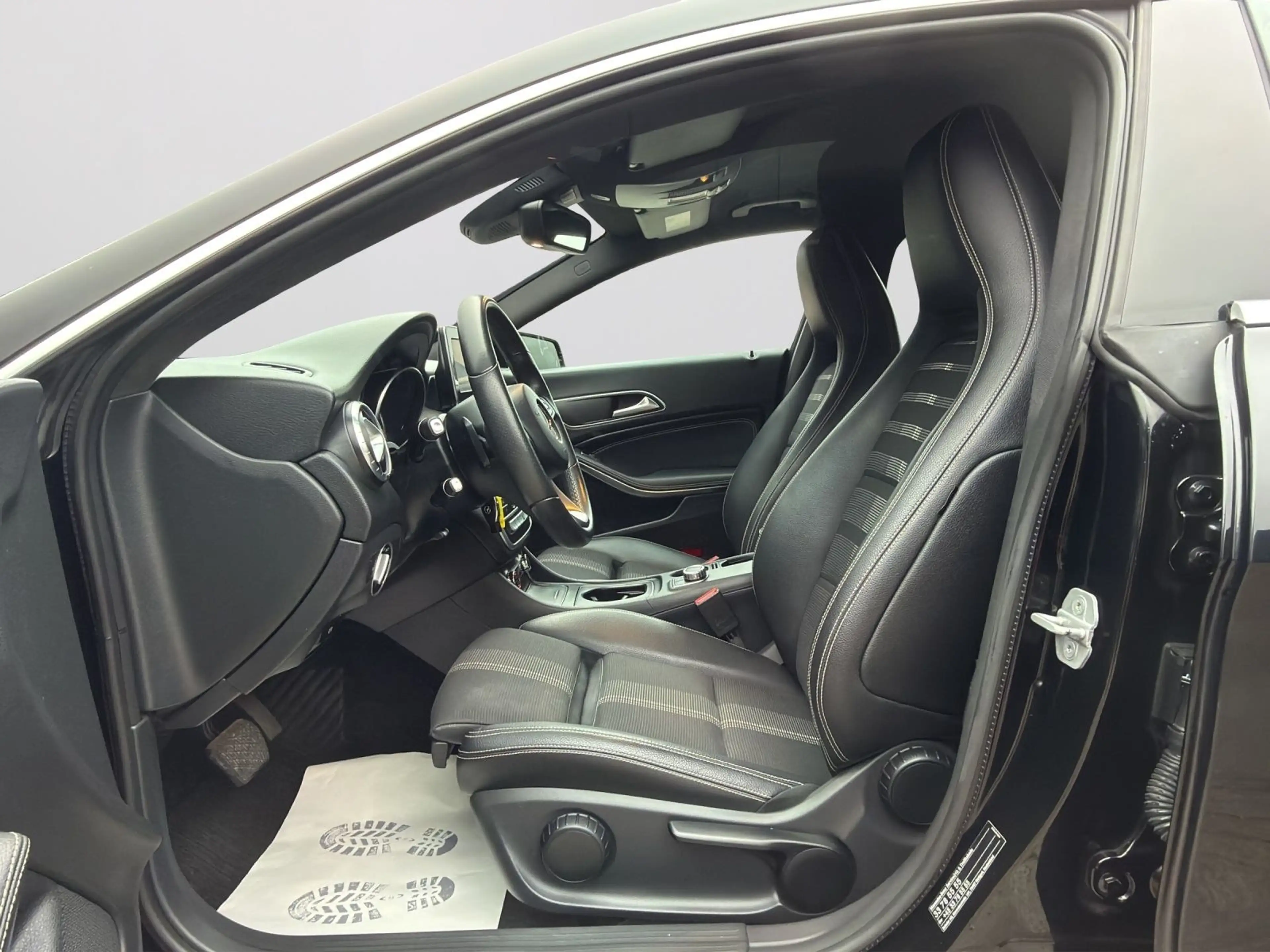 Mercedes-Benz CLA 220 CDI Urban LED|NAVI|KAMERA|TEMPOMAT|LEDER — photo 8
