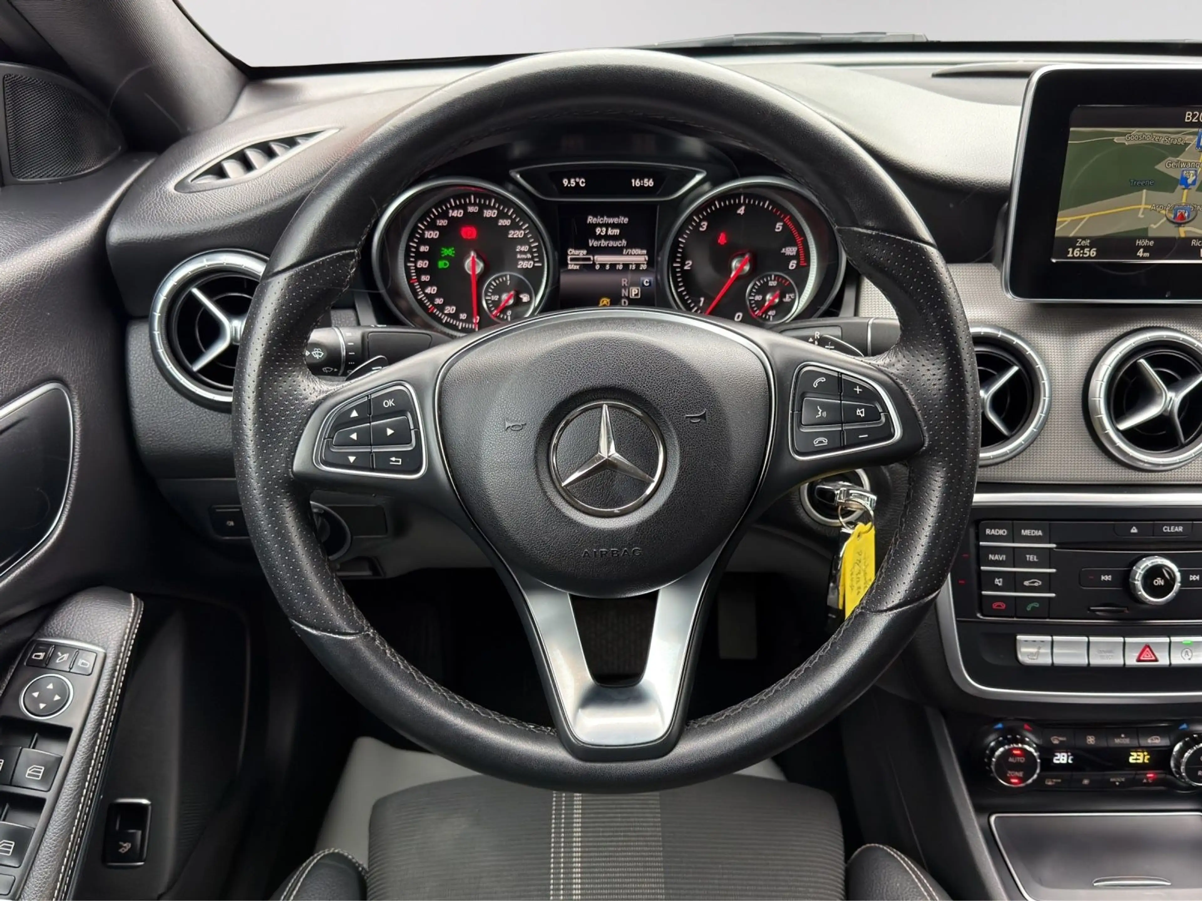 Mercedes-Benz CLA 220 CDI Urban LED|NAVI|KAMERA|TEMPOMAT|LEDER — photo 9