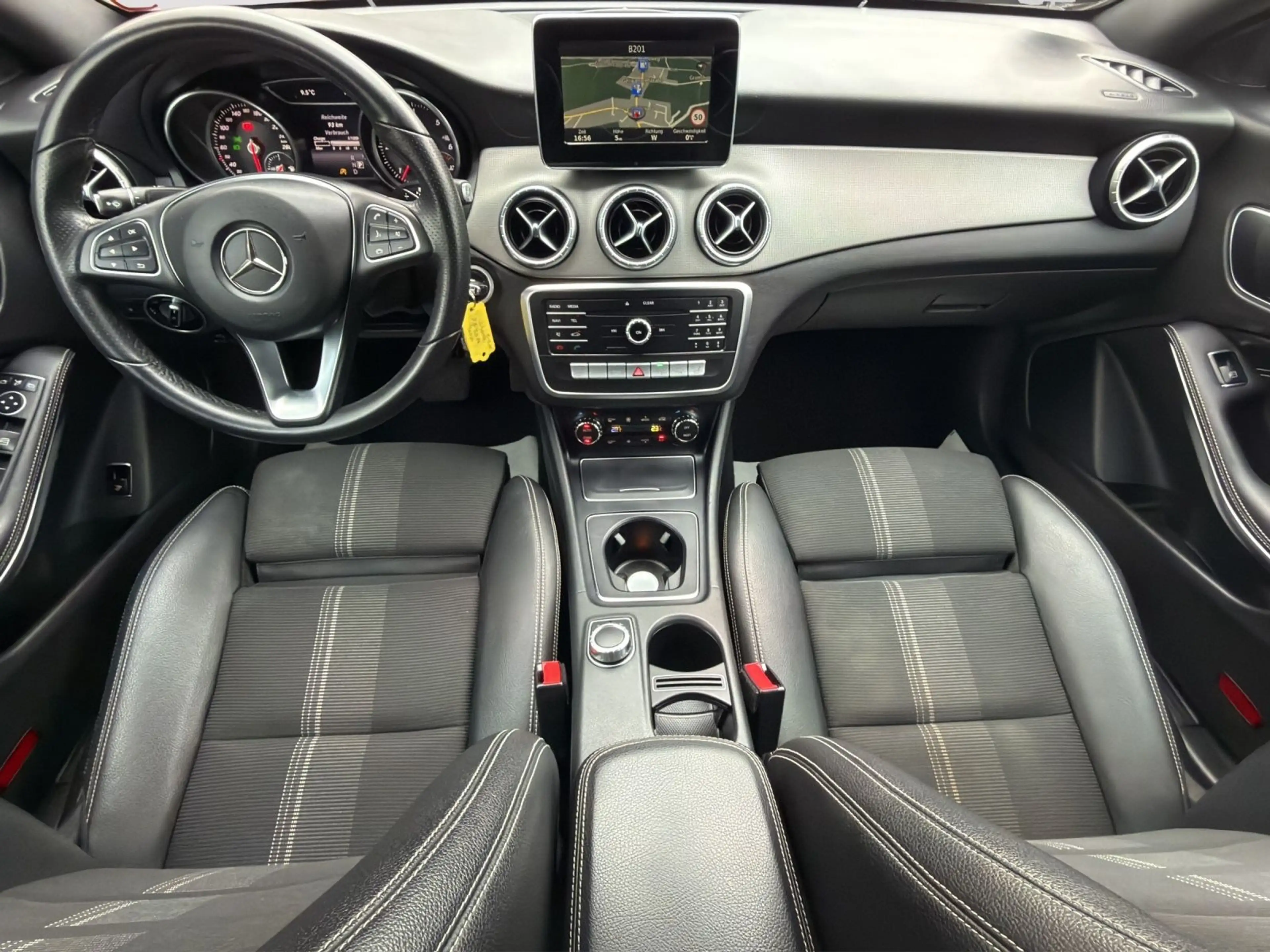 Mercedes-Benz CLA 220 CDI Urban LED|NAVI|KAMERA|TEMPOMAT|LEDER — photo 10
