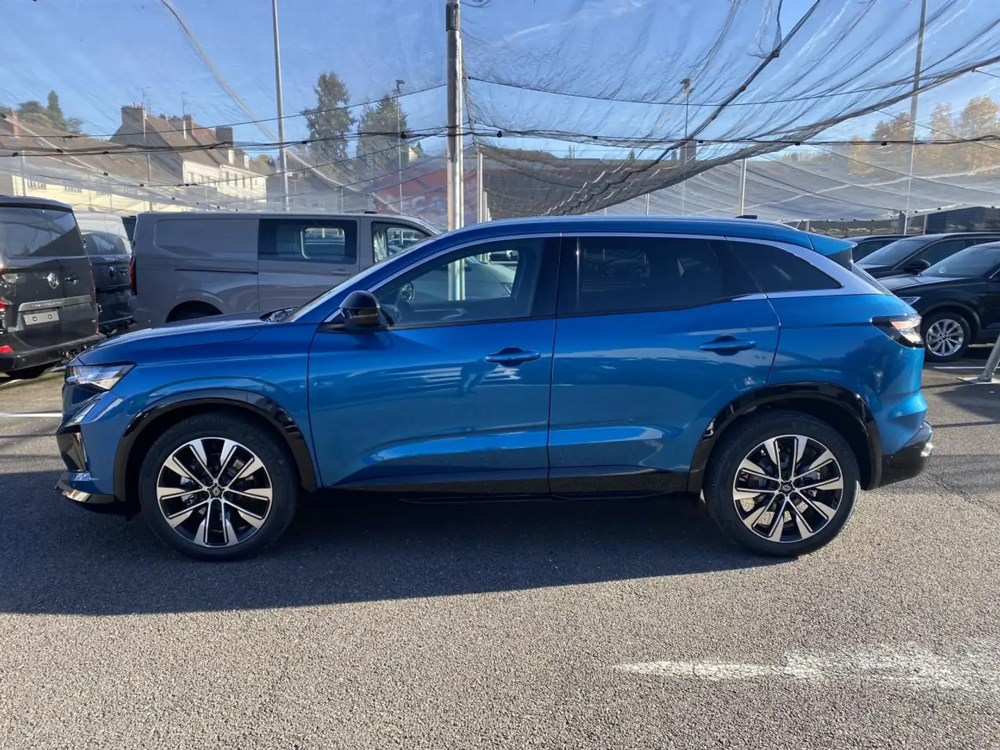 Renault Austral (2) 1.2 E-Tech Hybride 200 BVA multi-modes Techno AVEC HAYON ELECTRIQUE Blau - 2