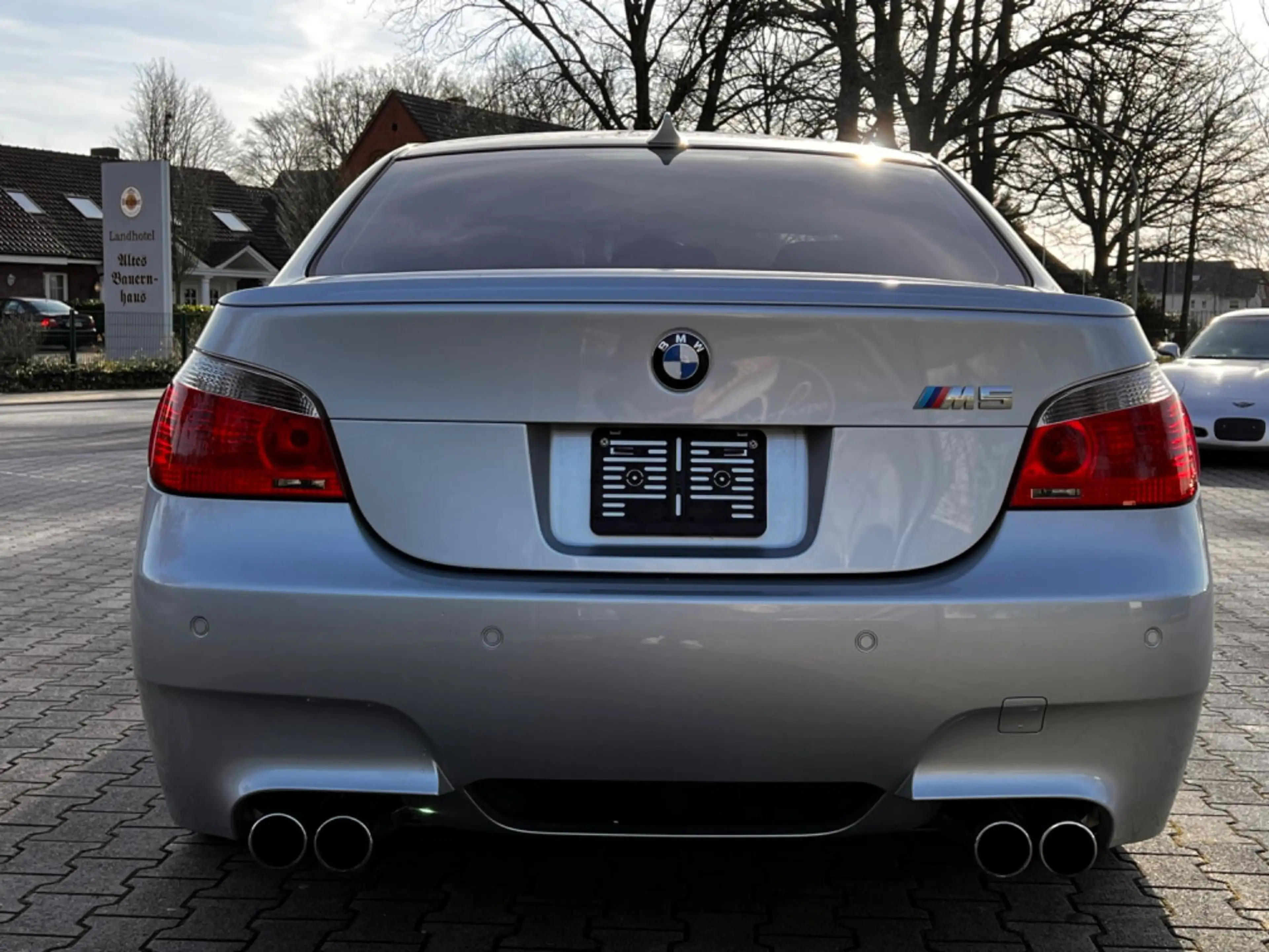 BMW M5 E60 M5 V 10 Limousine — photo 8