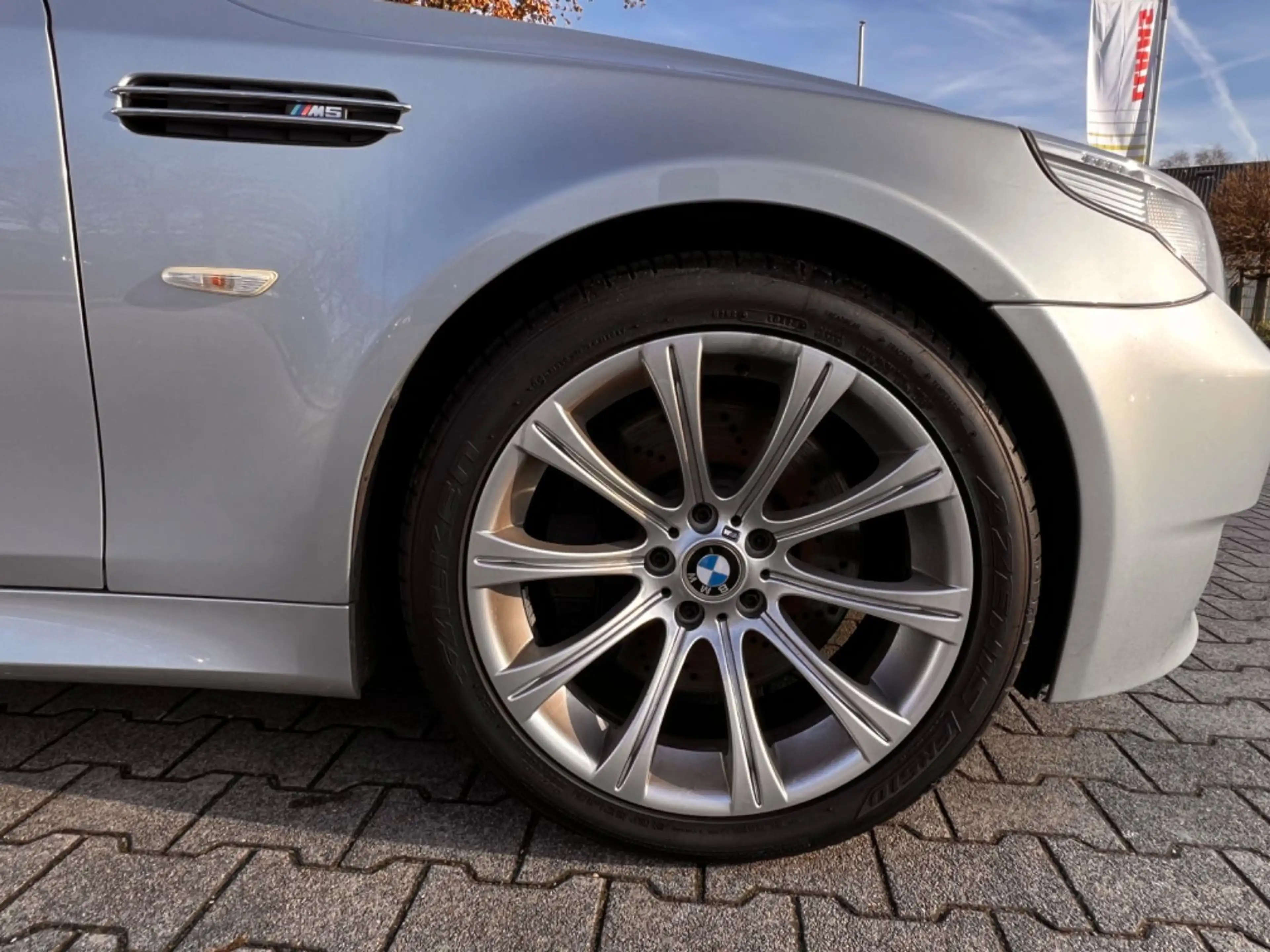 BMW M5 E60 M5 V 10 Limousine — photo 12