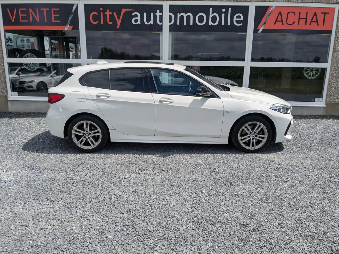 BMW 118 118iA PACK M CARPLAY BLUETOOTH GPS TOIT PANO OUV Blanc - 2