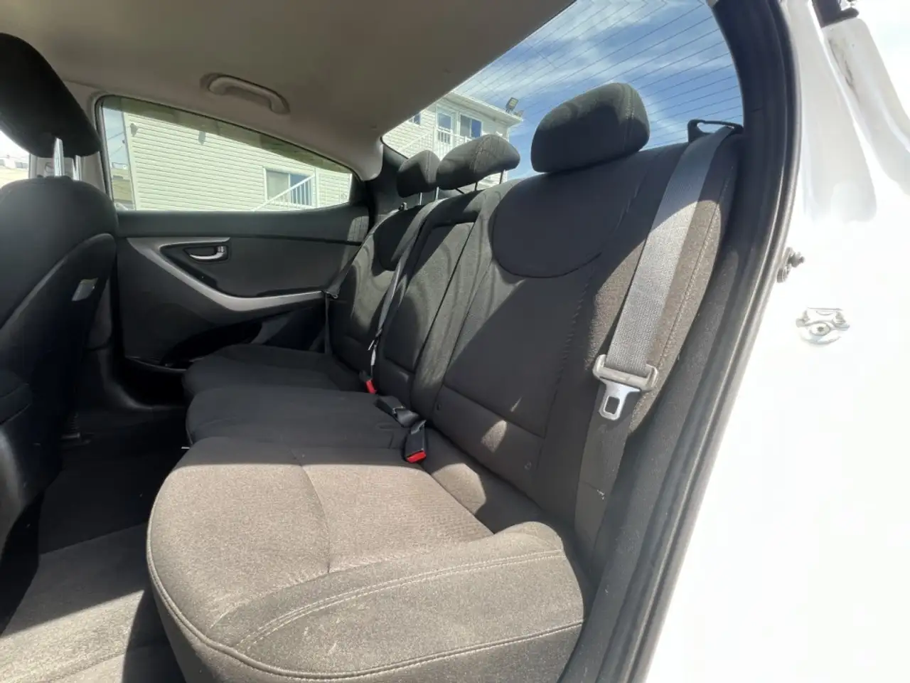 Hyundai ELANTRA снимка Hyundai ELANTRA