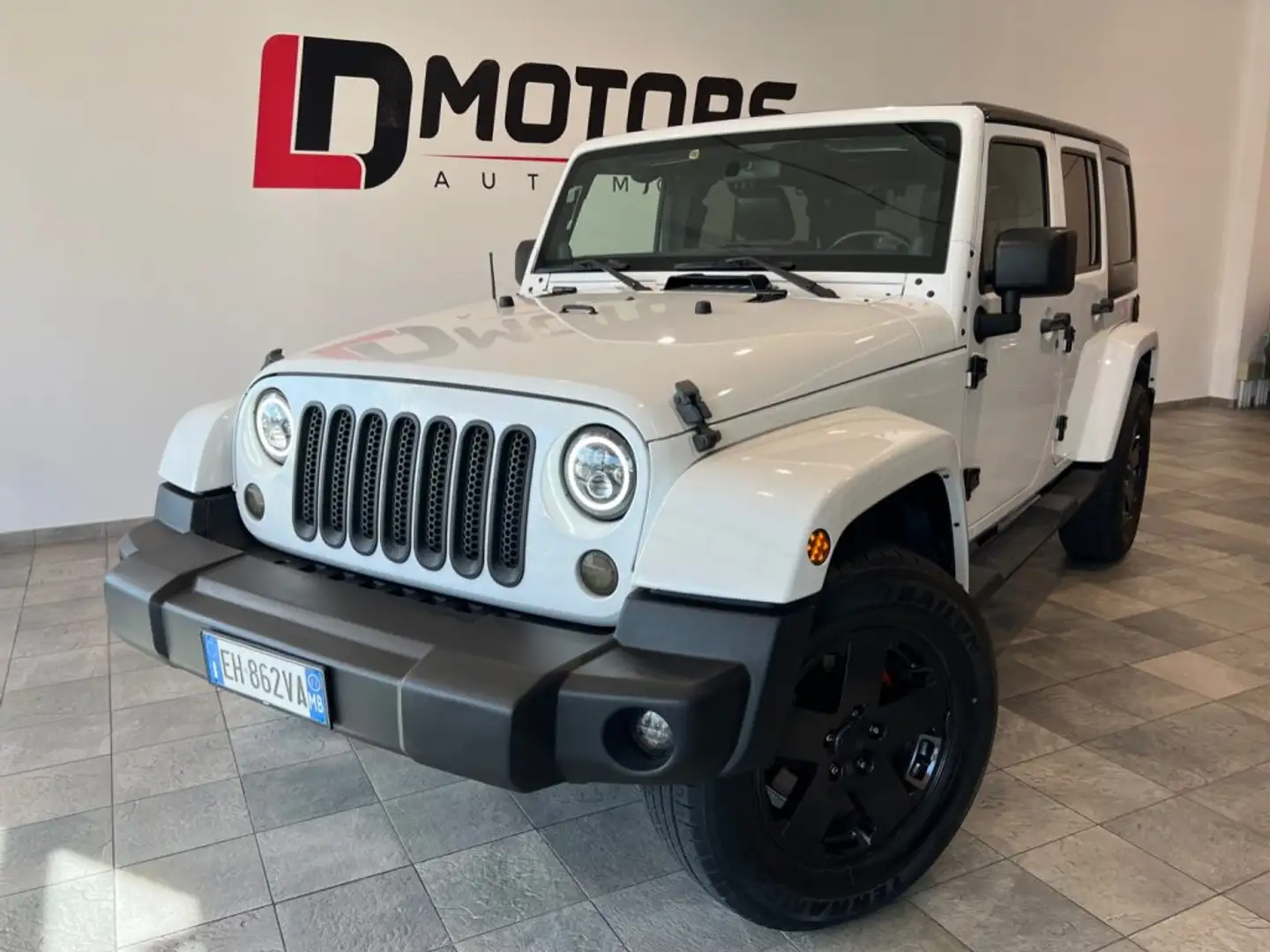 Jeep Wrangler Unlimited 2.8 CRD DPF Sahara Auto Alb - 2