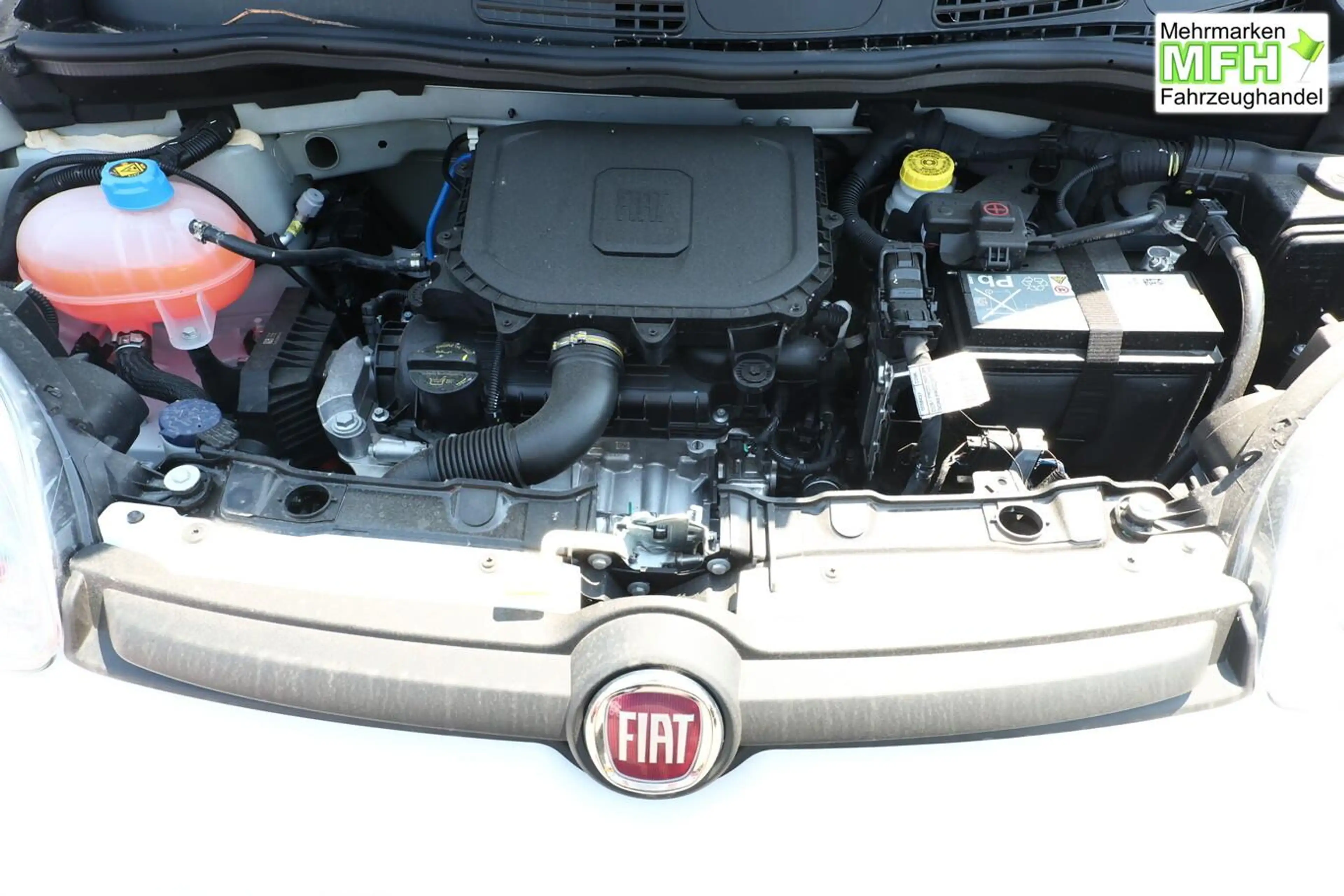 Fiat Panda ICON 5S PDC 5"-DAB DigC Temp LaneA S&S BT 48 kW... — photo 11