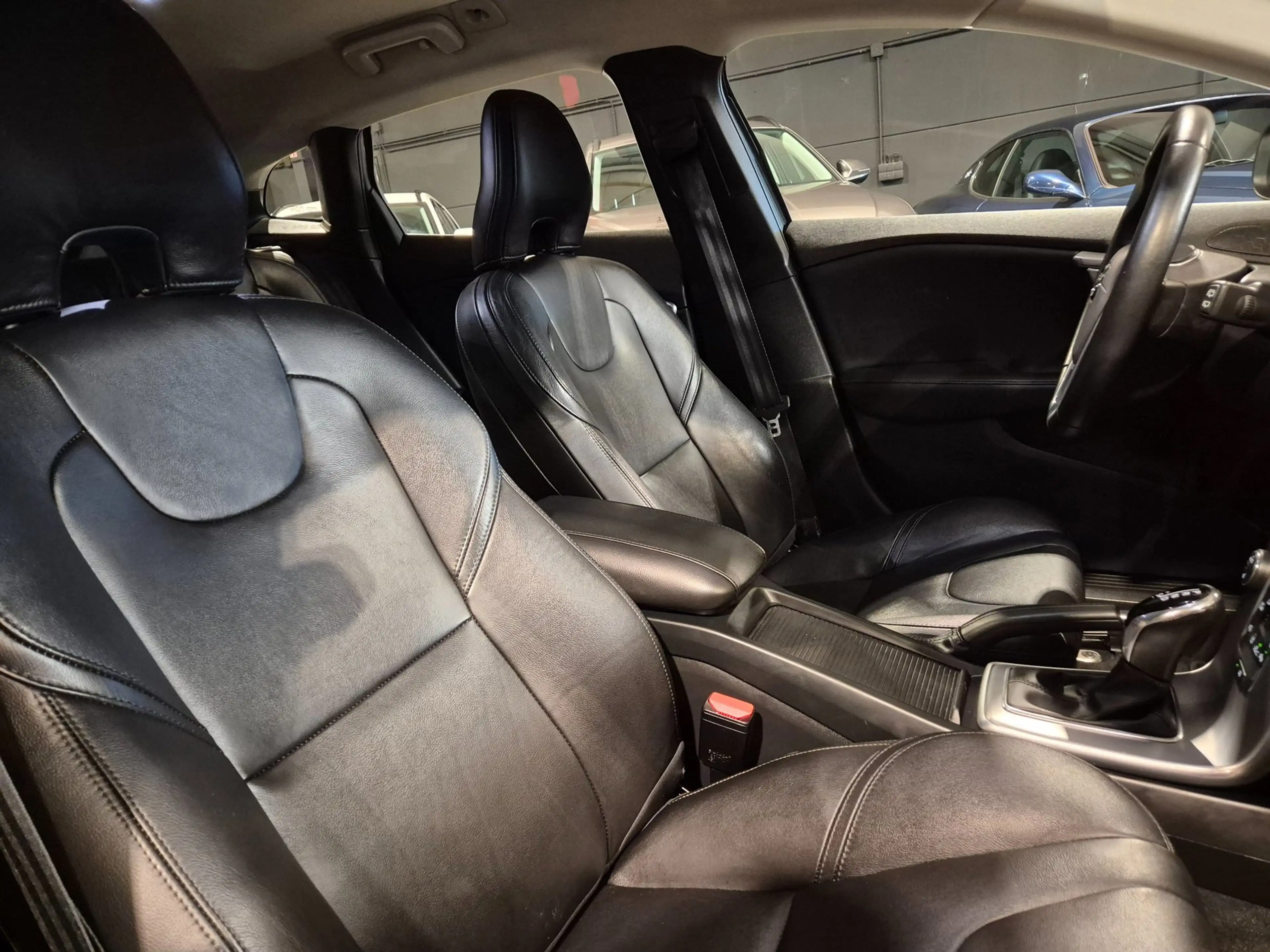 Volvo V40 2.0 T4 Inscription - Automaat - Leder met memory - — photo 8