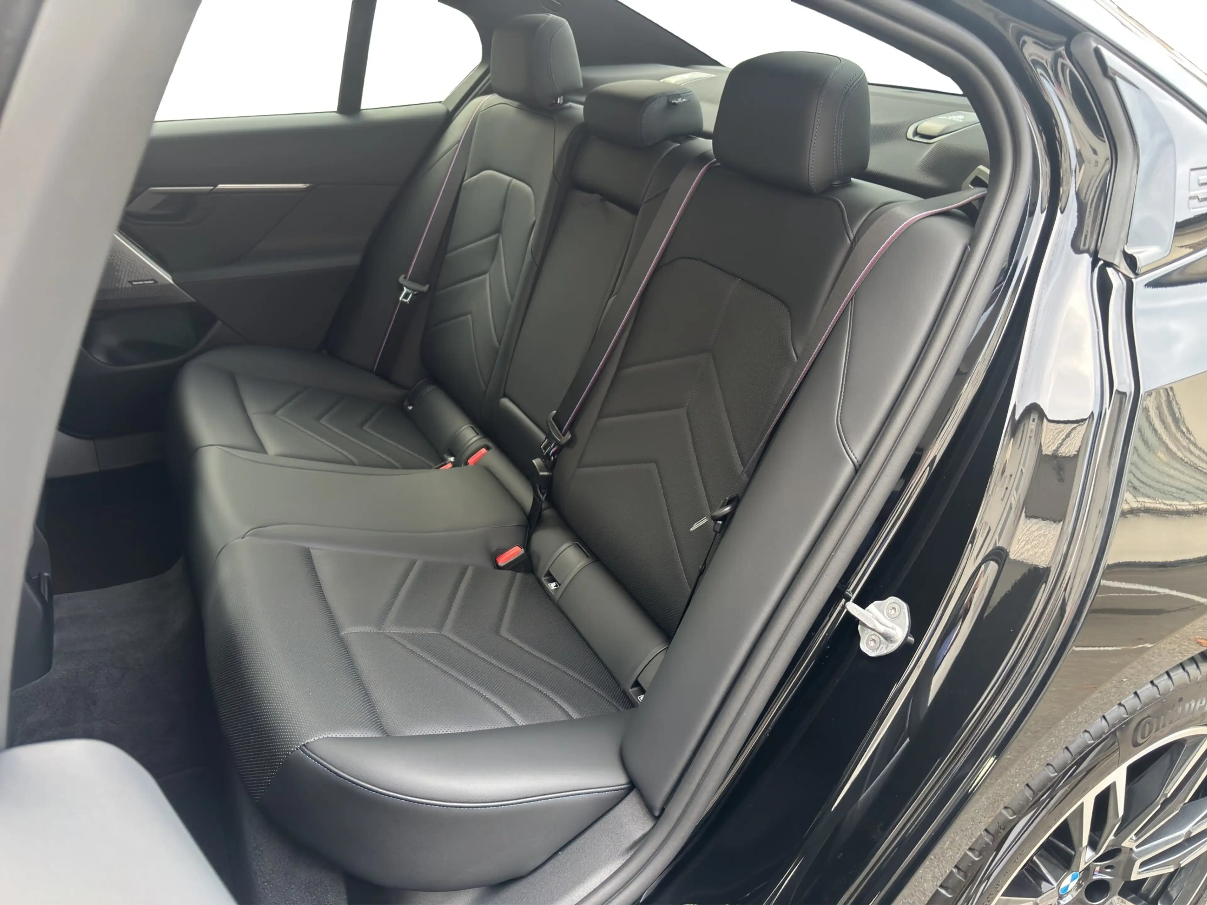 BMW 530 e Limousine M Sport Navi AdapLED AHK Hifi h&k — photo 12