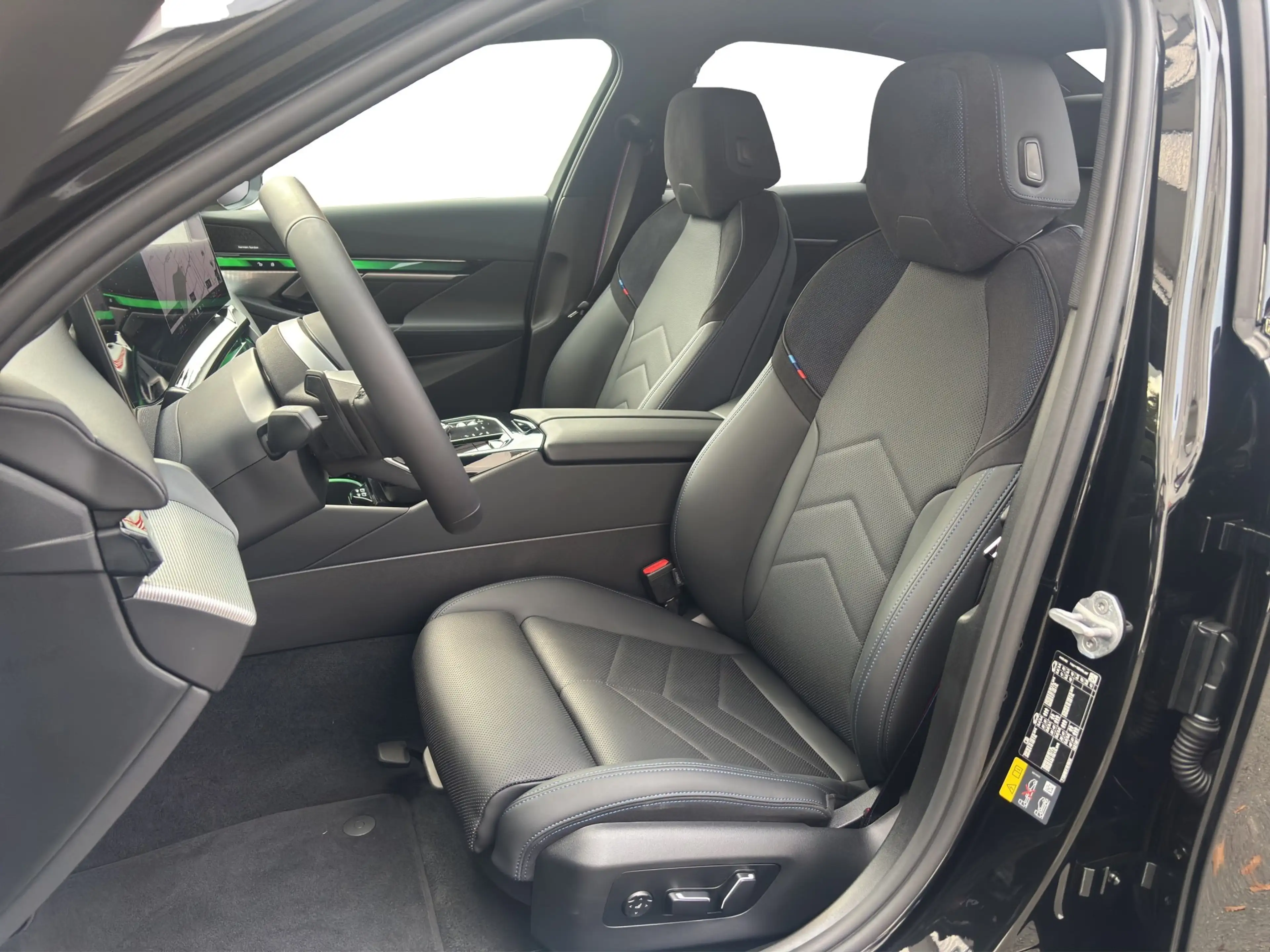 BMW 530 e Limousine M Sport Navi AdapLED AHK Hifi h&k — photo 9