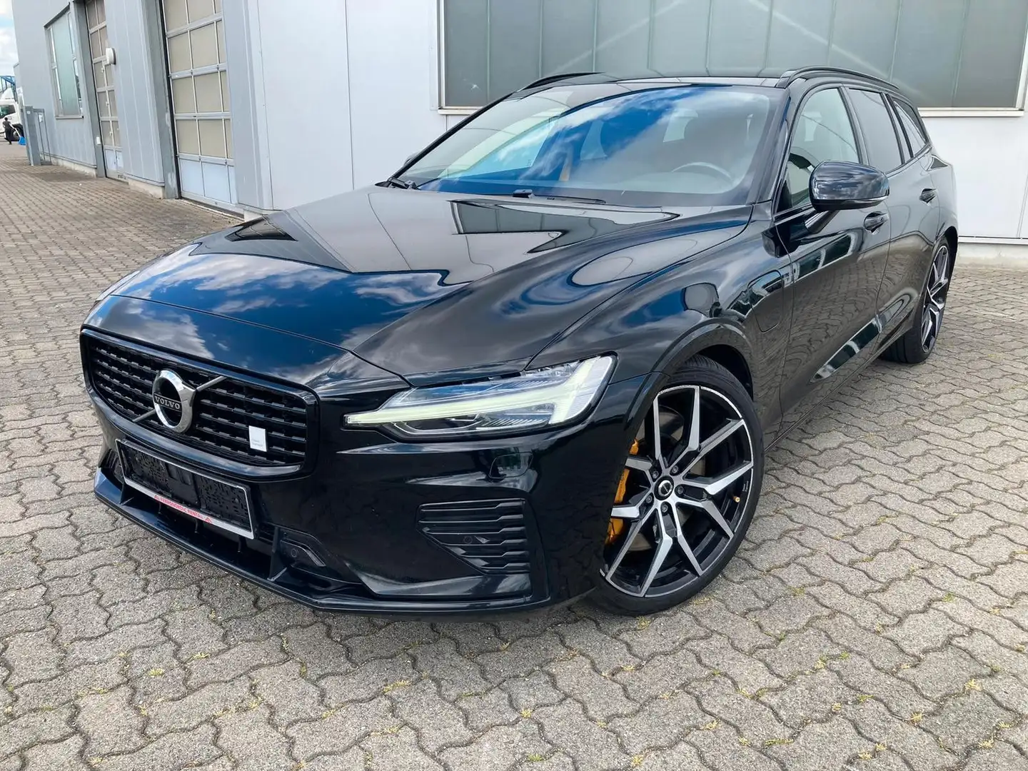 Volvo V60 T8 Polestar Engineered Plug-In Hybrid AWD Schwarz - 1