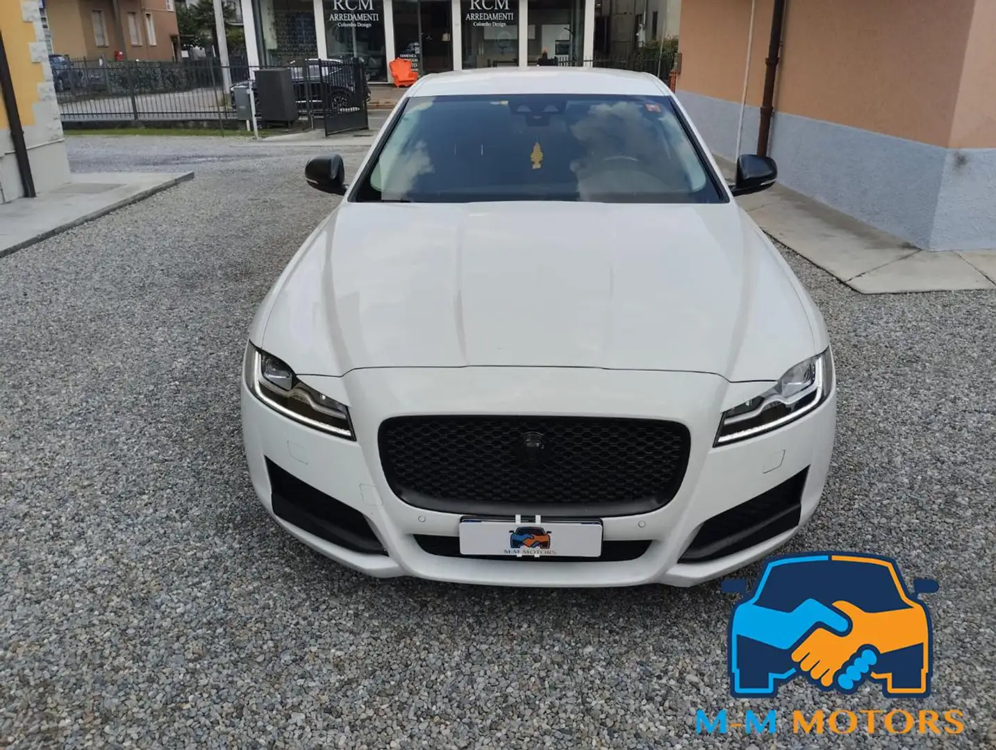 Jaguar XF 2.0 D 180 CV AWD aut. Portfolio Blanc - 2